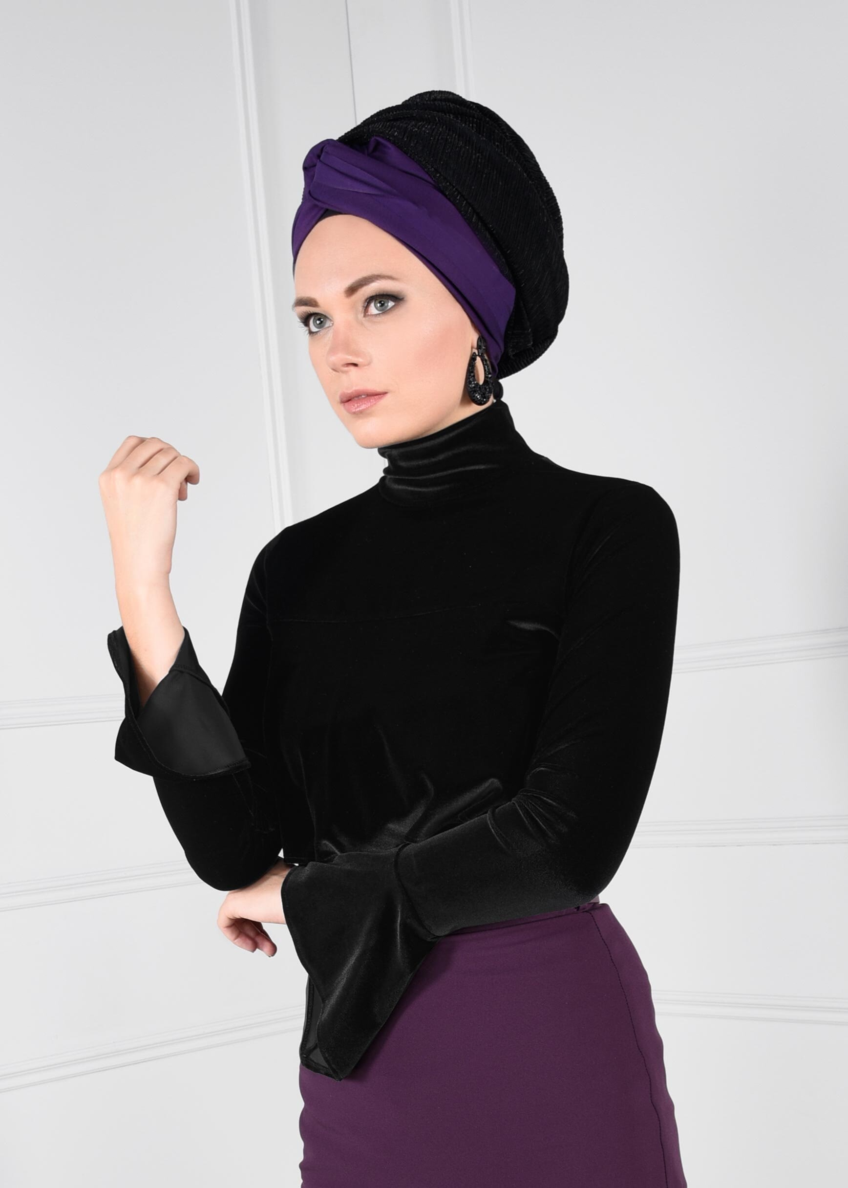 Tesettür giyim SİYAH VOLAN DETAYLI BALIKÇI YAKA KADİFE BLUZ 4605