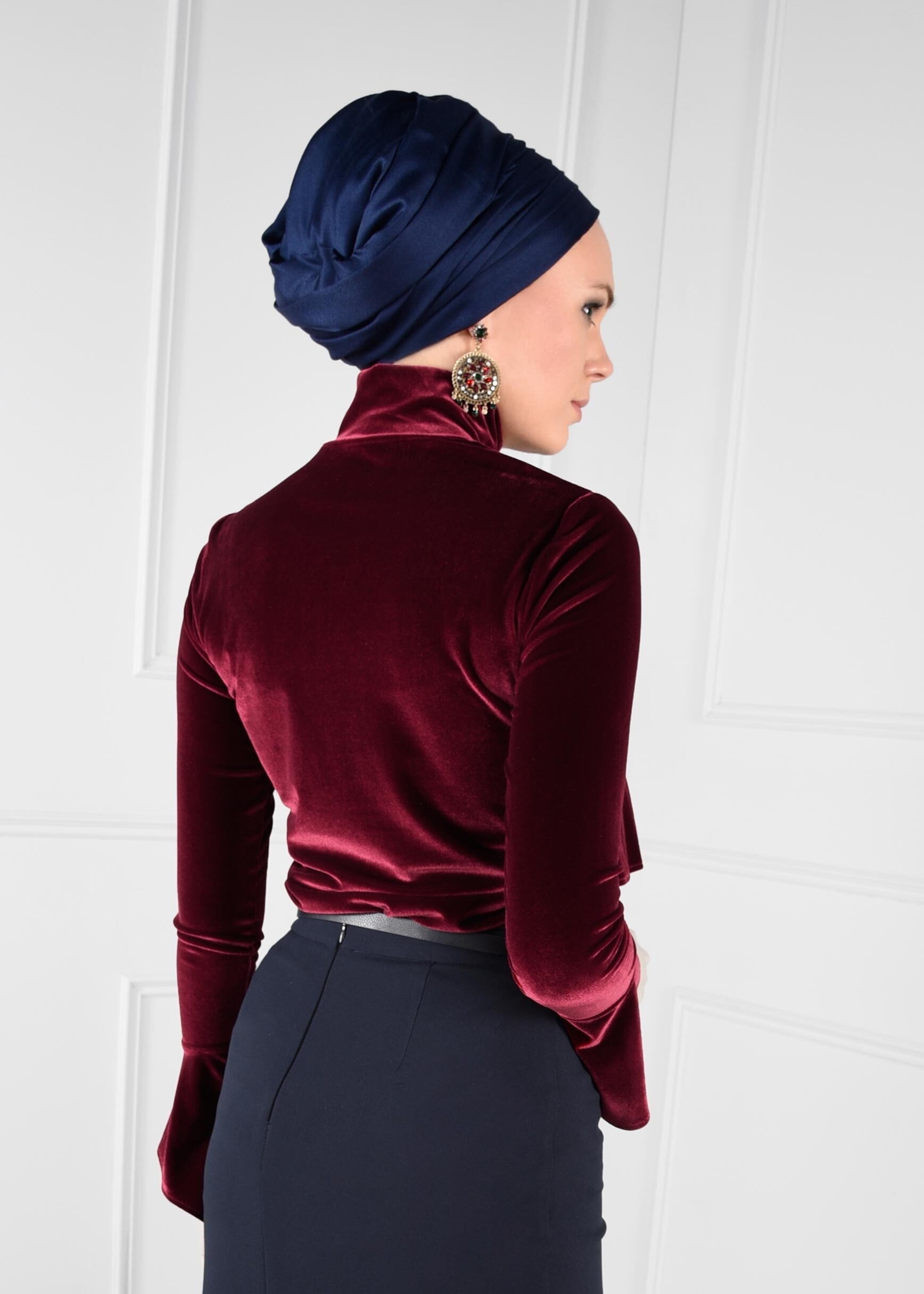 Tesettür giyim BORDO VOLAN DETAYLI BALIKÇI YAKA KADİFE BLUZ 4605