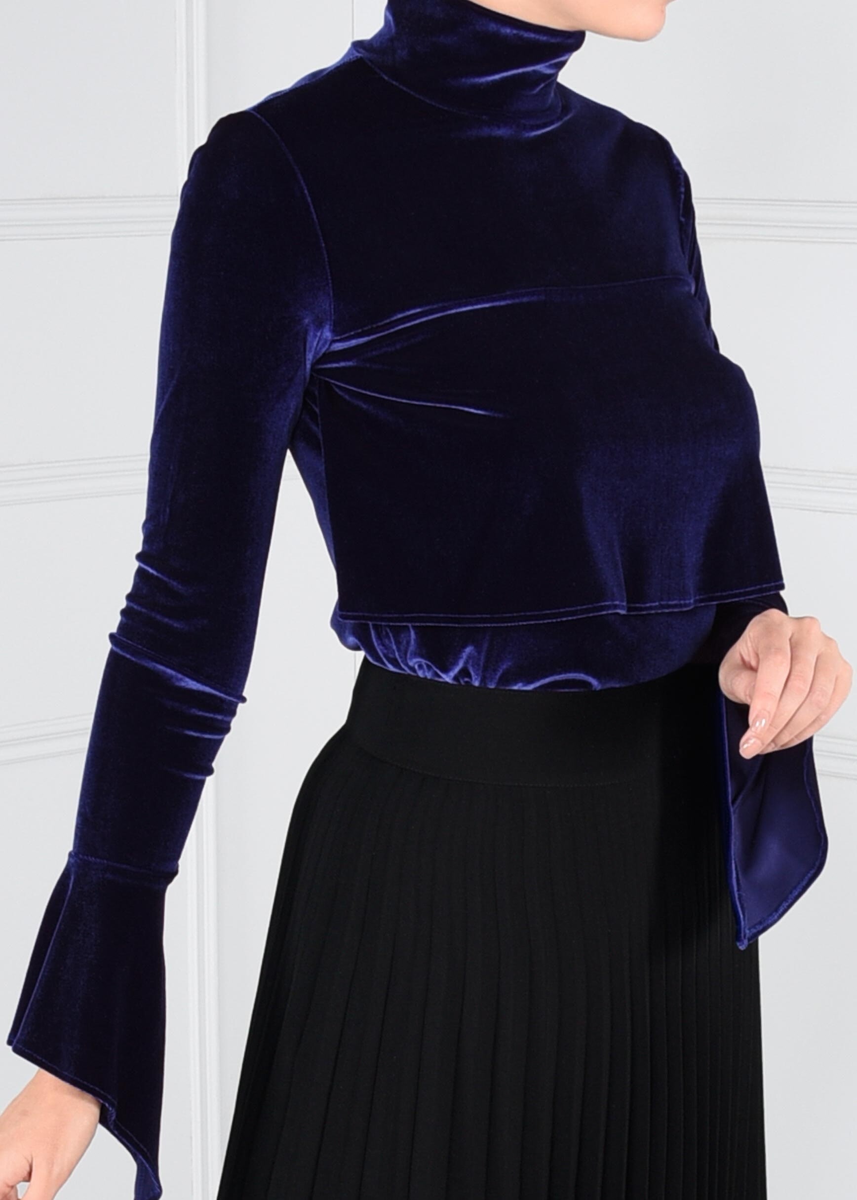 Tesettür giyim MAVİ VOLAN DETAYLI BALIKÇI YAKA KADİFE BLUZ 4605