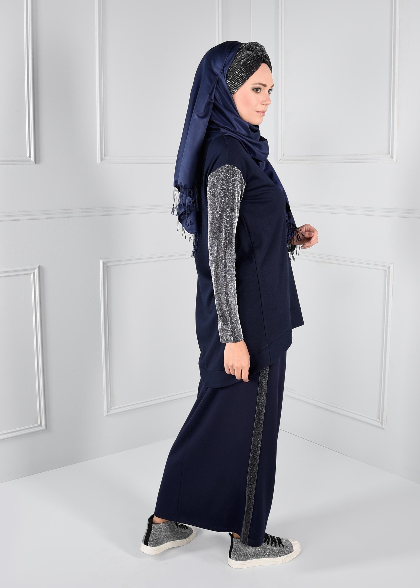 Tesettür giyim LACİVERT KOLLARI SİMLİ CEPLİ BLUZ 4609