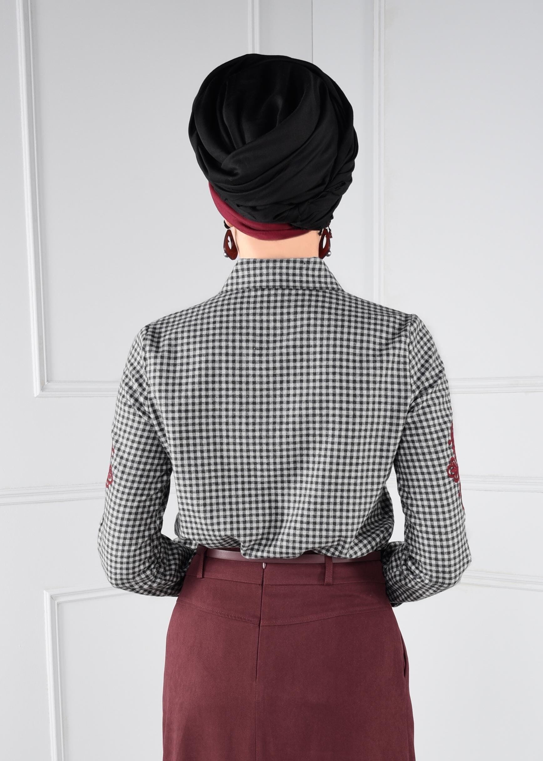 Tesettür giyim SİYAH NAKIŞLI PÖTİKARE BLUZ 4617