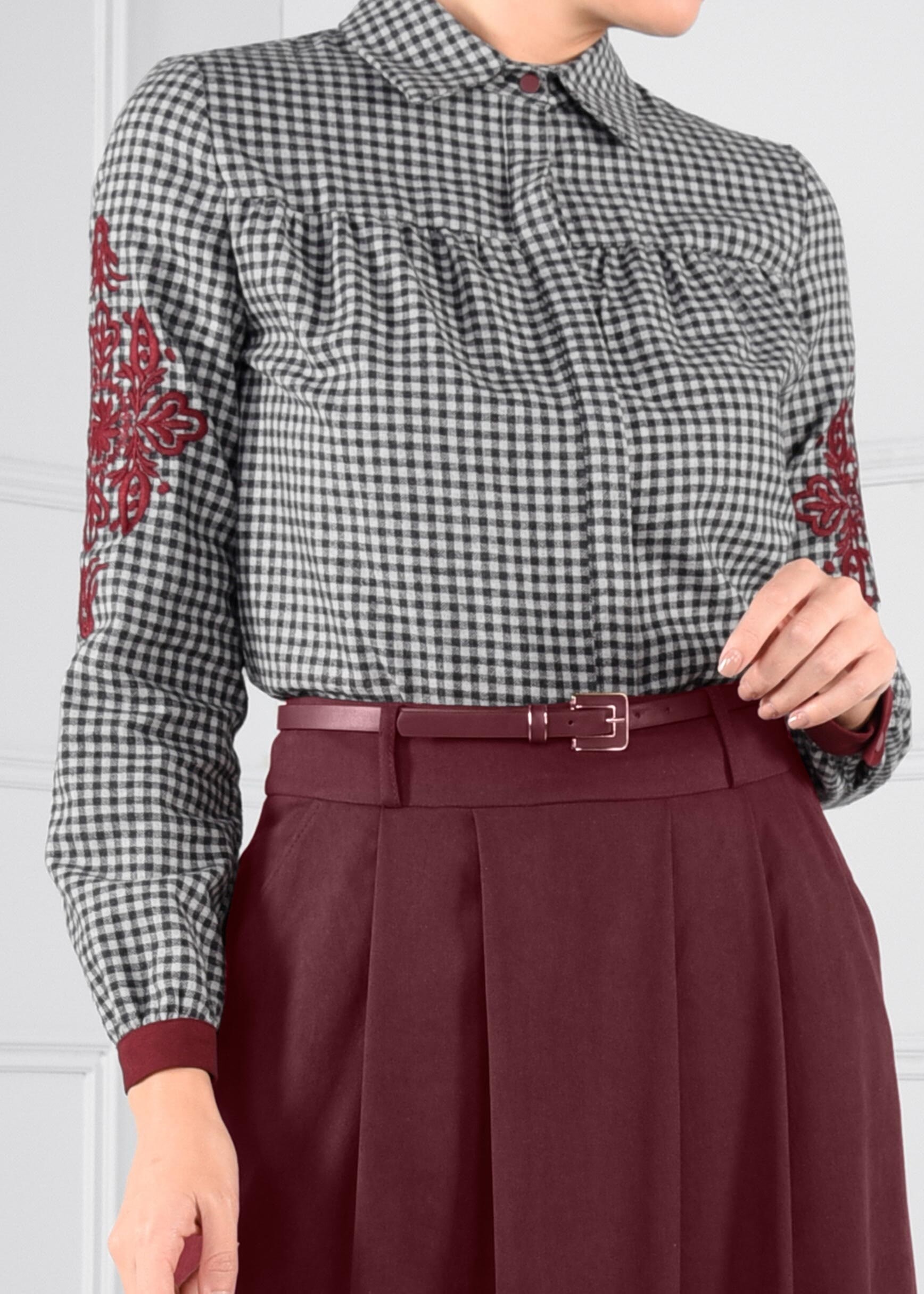 Tesettür giyim SİYAH NAKIŞLI PÖTİKARE BLUZ 4617