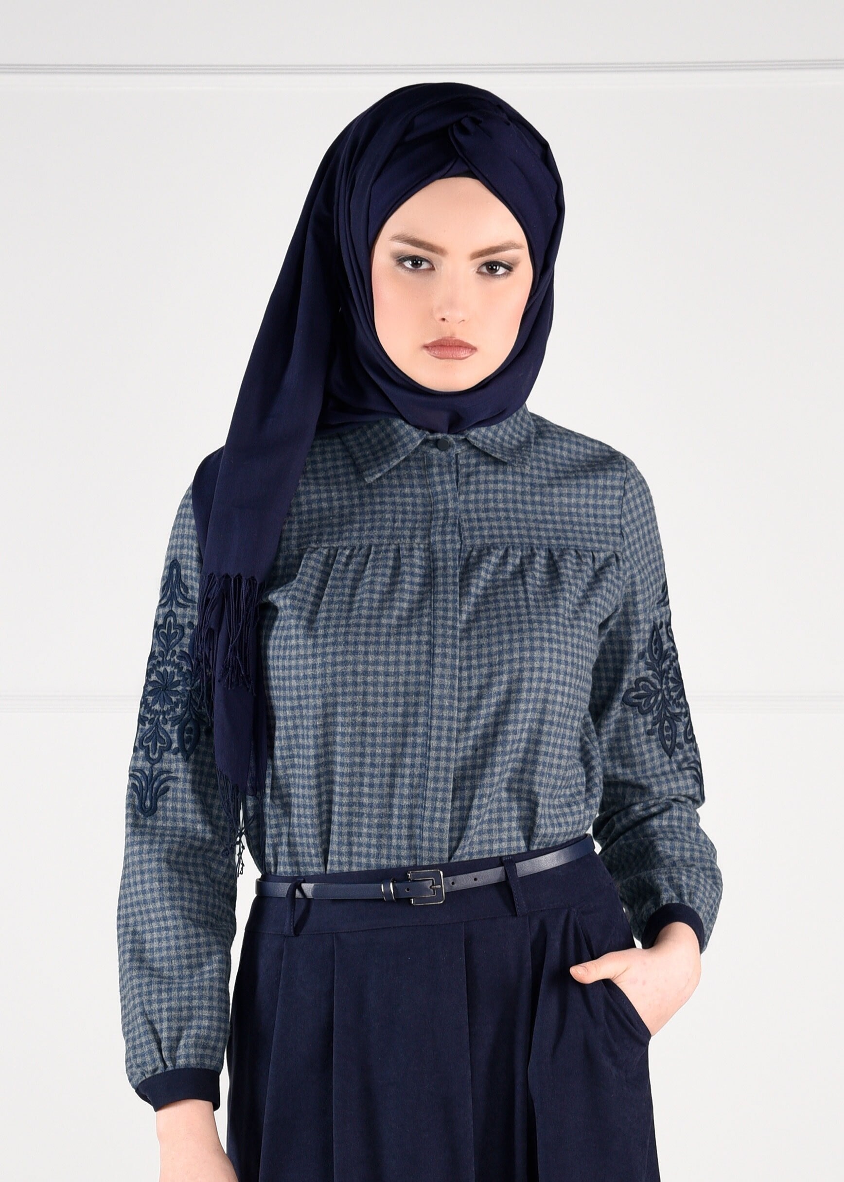 Tesettür giyim GRİ NAKIŞLI PÖTİKARE BLUZ 4617