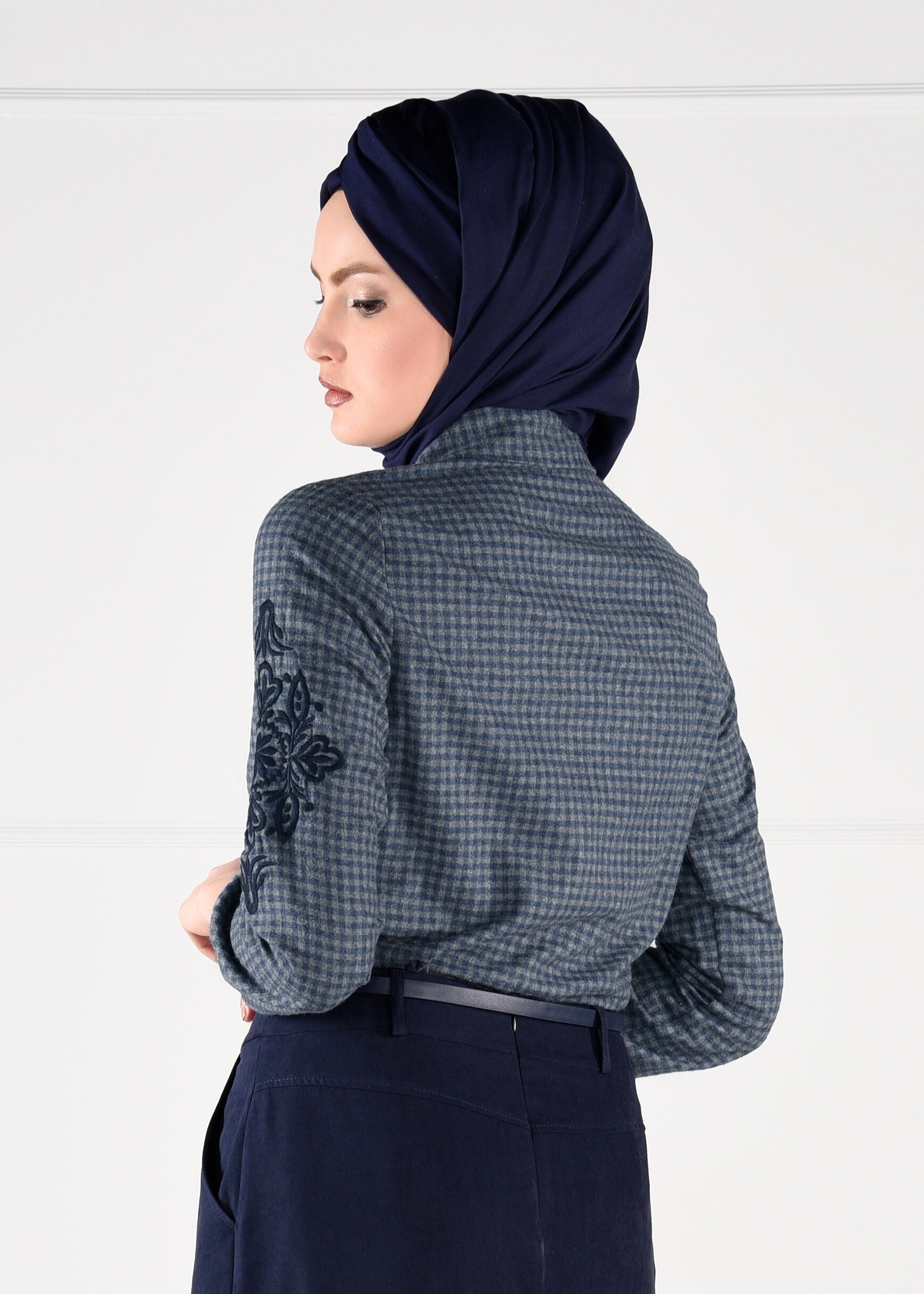 Tesettür giyim GRİ NAKIŞLI PÖTİKARE BLUZ 4617