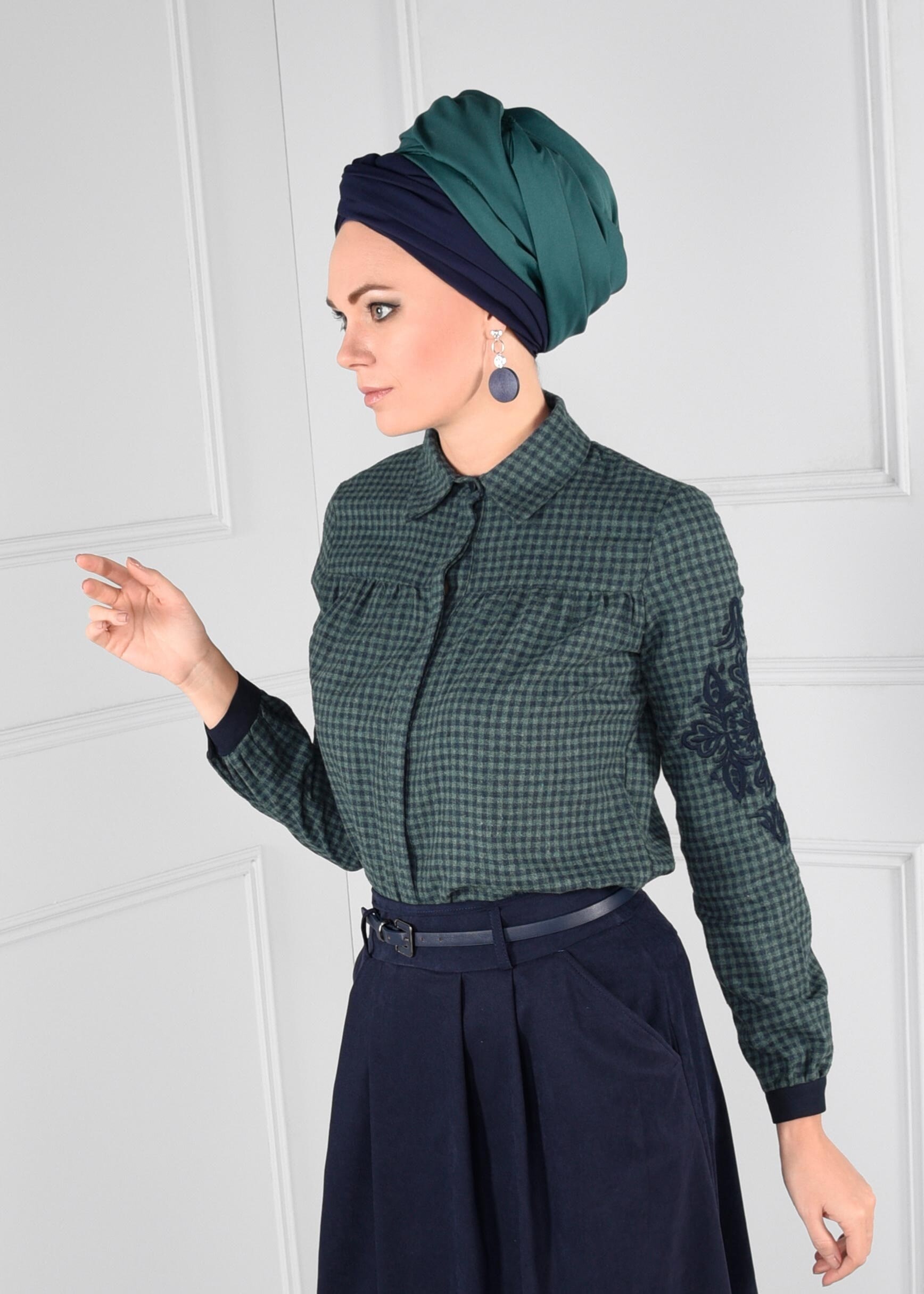 Tesettür giyim LACİVERT NAKIŞLI PÖTİKARE BLUZ 4617