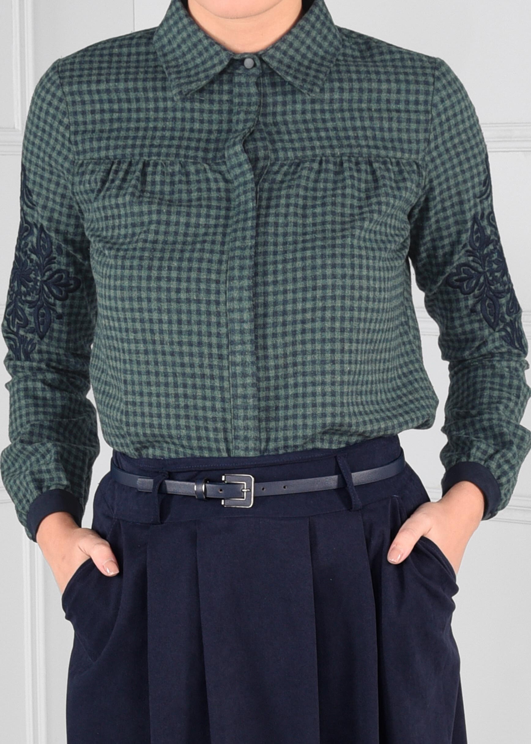 Tesettür giyim LACİVERT NAKIŞLI PÖTİKARE BLUZ 4617