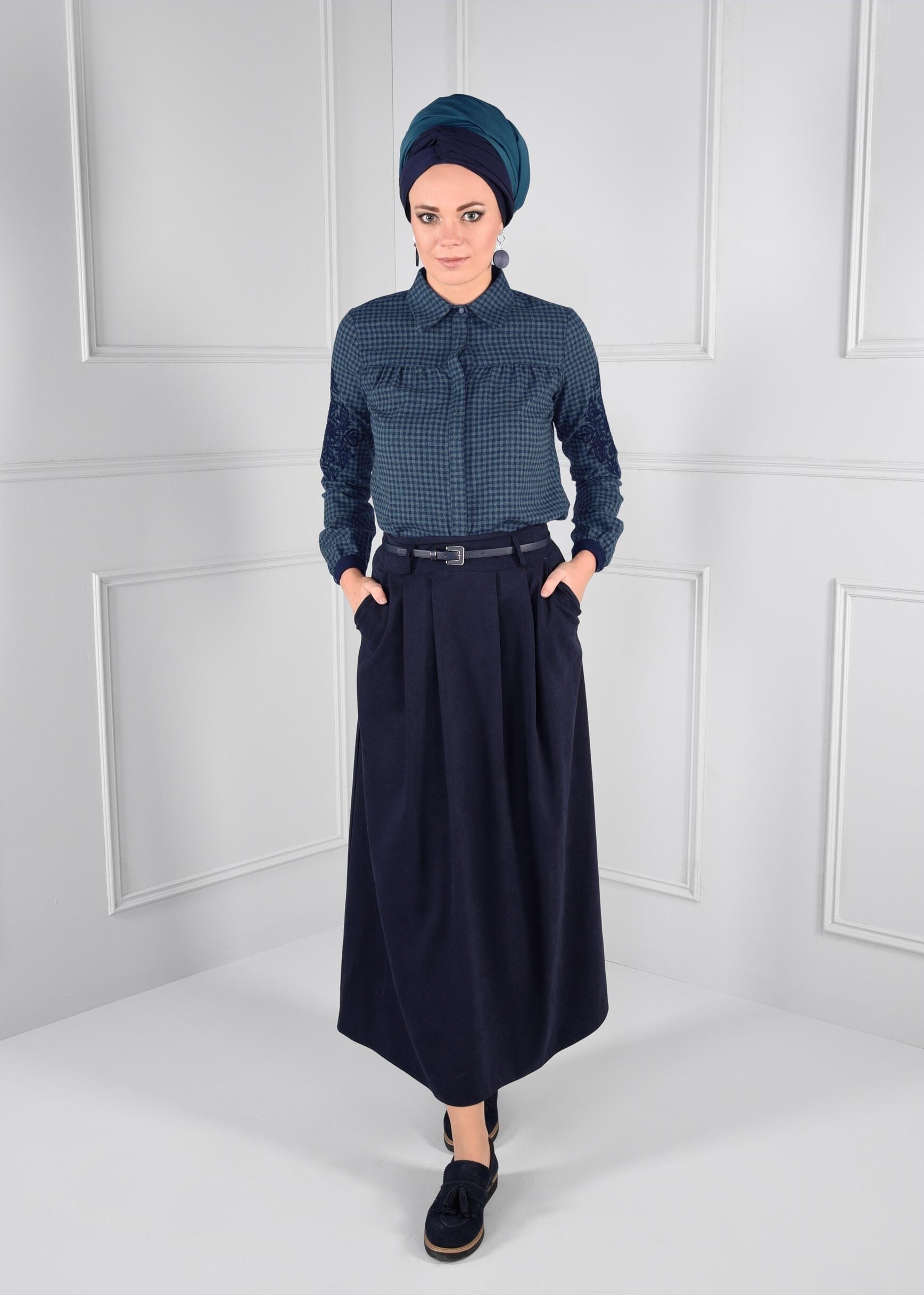 Tesettür giyim LACİVERT NAKIŞLI PÖTİKARE BLUZ 4617