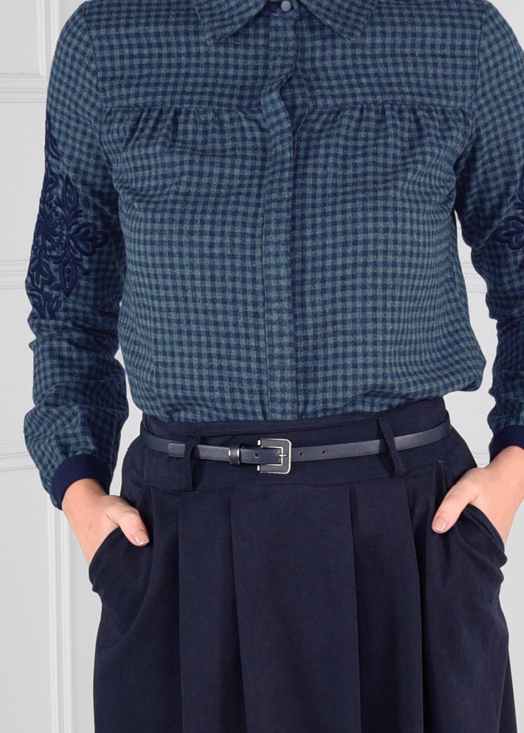 Tesettür giyim LACİVERT NAKIŞLI PÖTİKARE BLUZ 4617