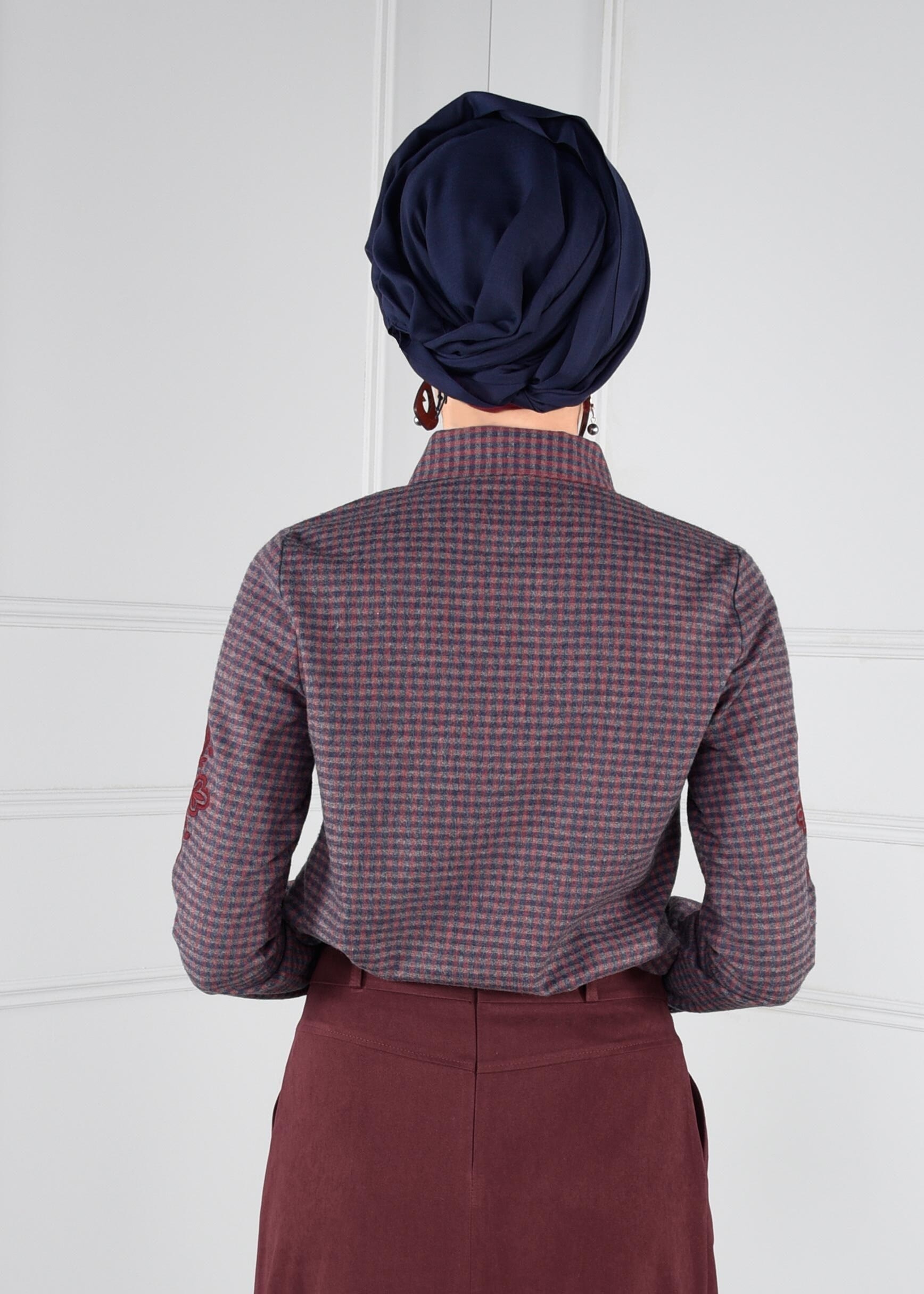 Tesettür giyim LACİVERT NAKIŞLI PÖTİKARE BLUZ 4617