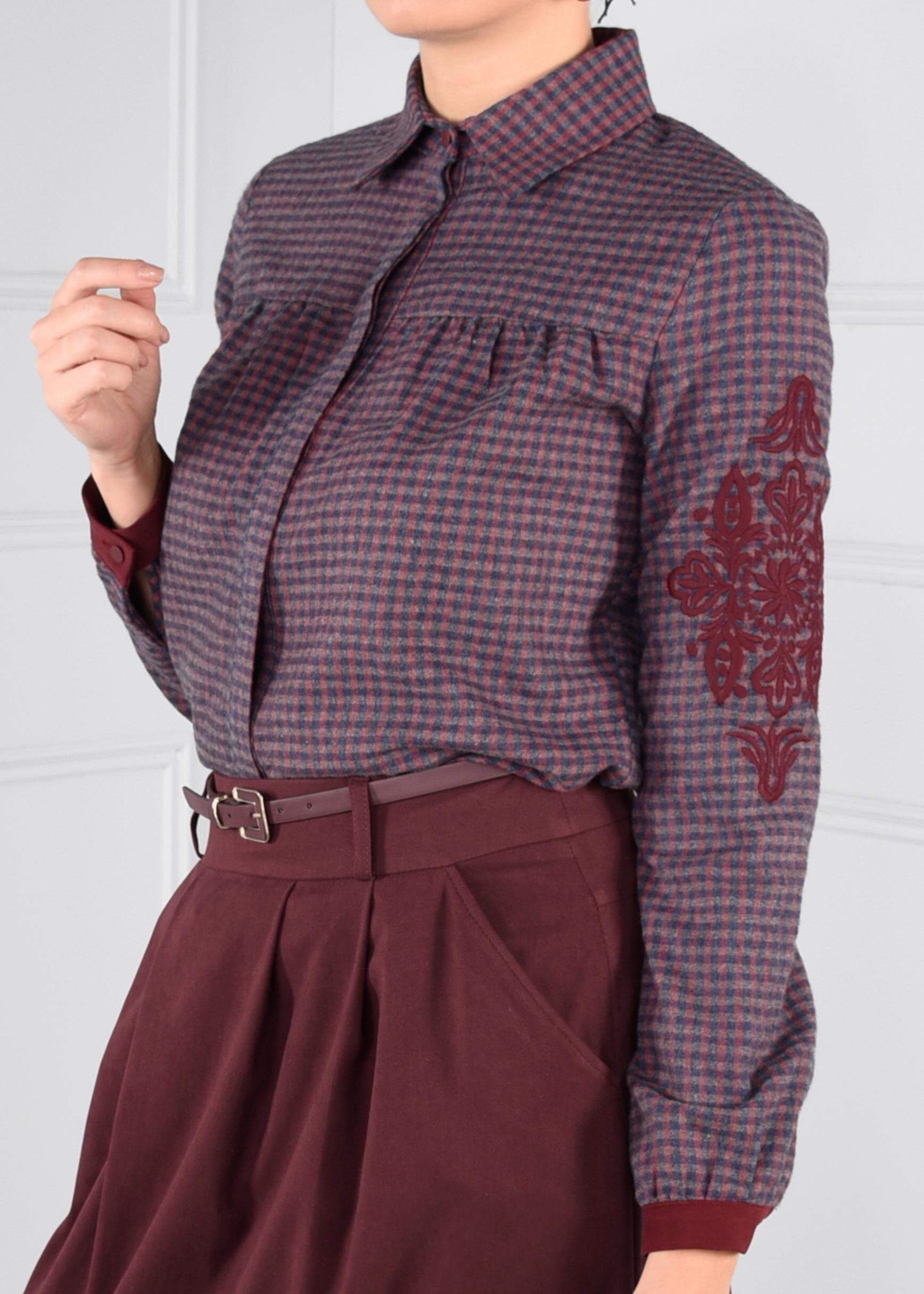 Tesettür giyim LACİVERT NAKIŞLI PÖTİKARE BLUZ 4617