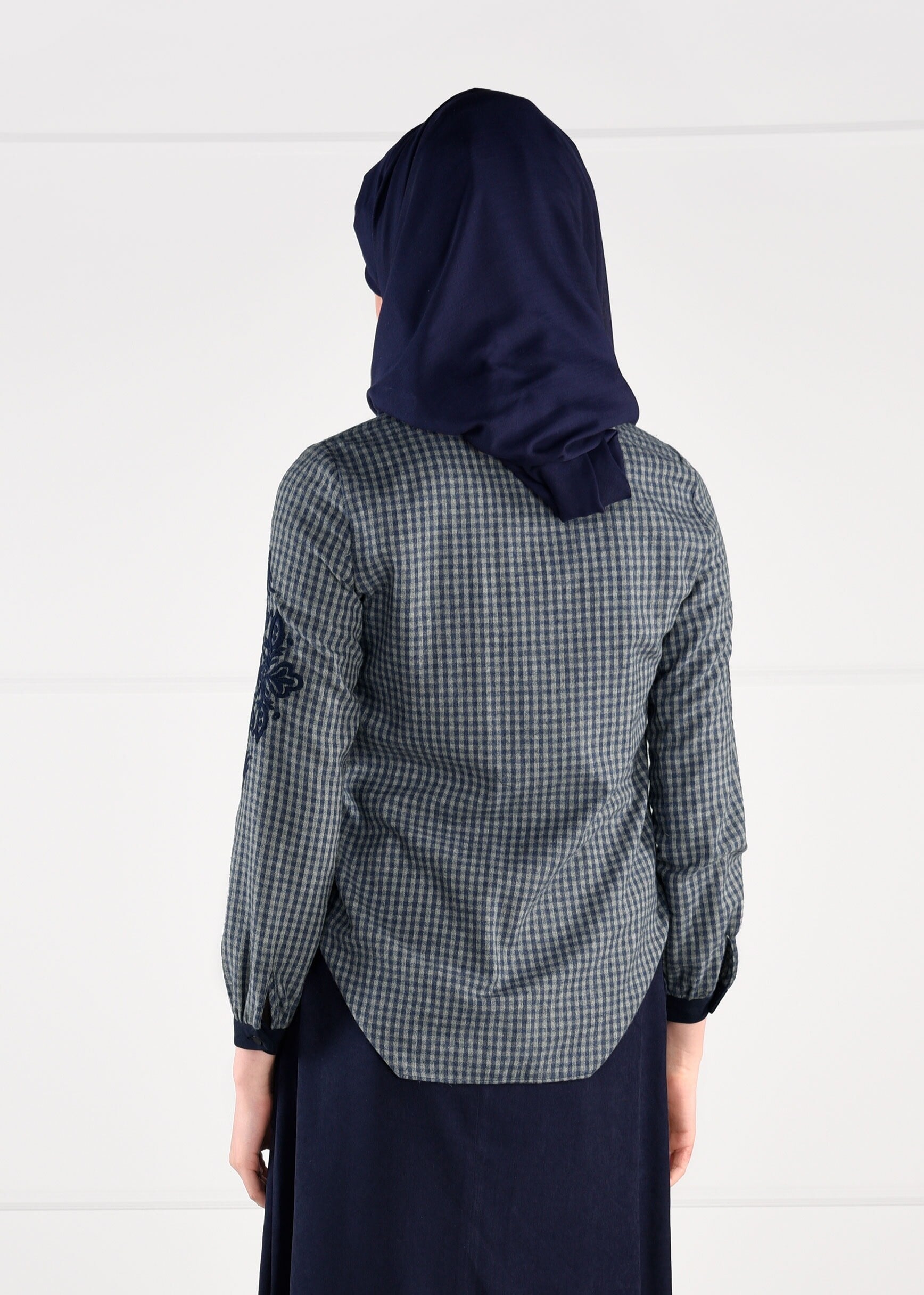 Tesettür giyim LACİVERT NAKIŞLI PÖTİKARE BLUZ 4617