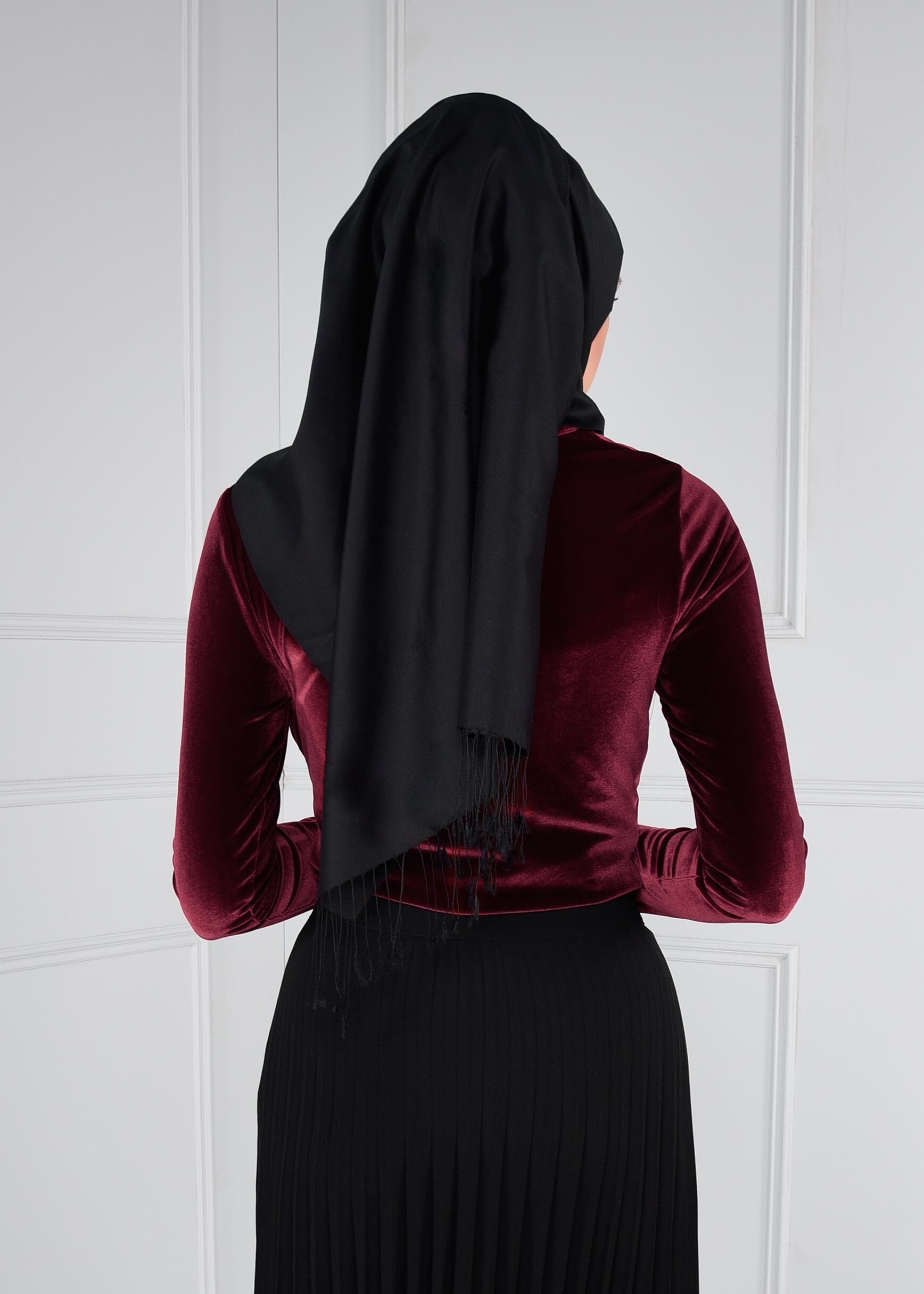 Tesettür giyim BORDO BELDEN BÜZGÜ DETAYLI KADİFE BLUZ 4670