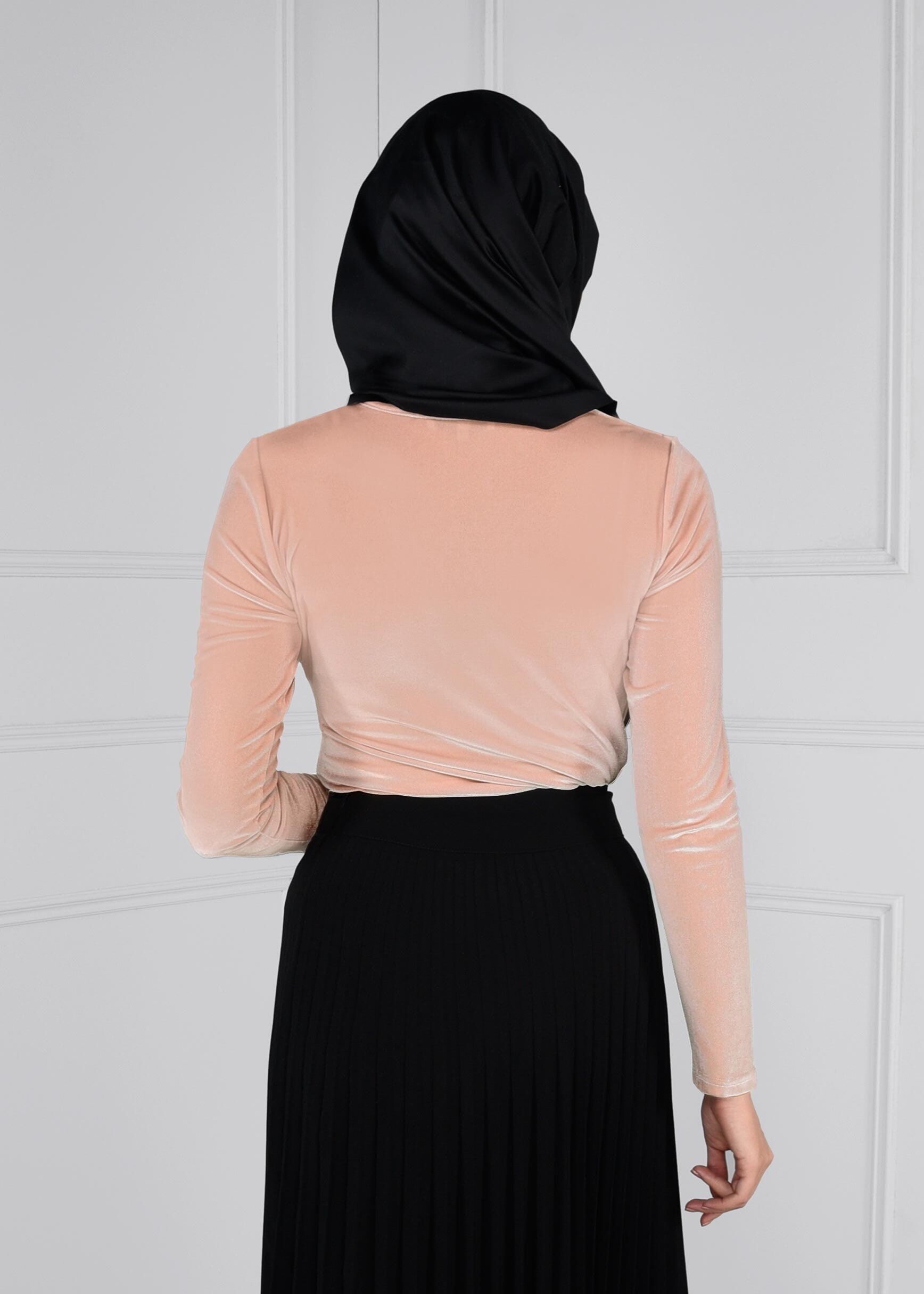 Tesettür giyim PEMBE BELDEN BÜZGÜ DETAYLI KADİFE BLUZ 4670