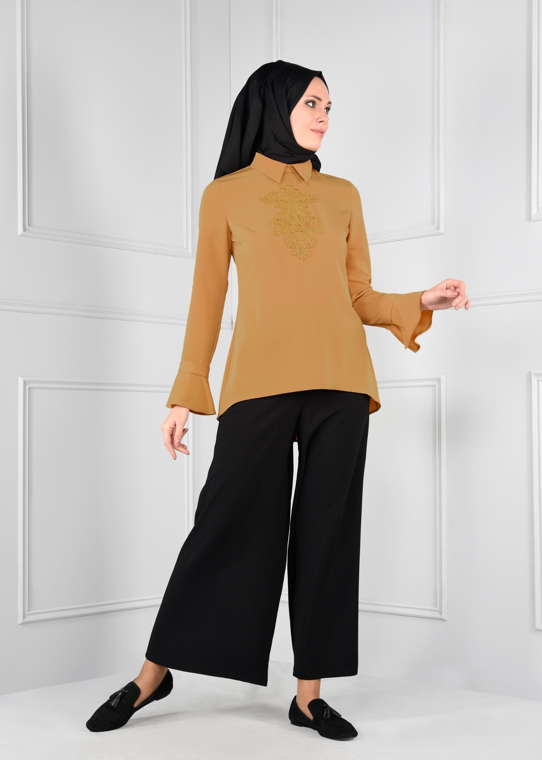 Tesettür giyim SARI GÜPÜR DETAYLI FERMUARLI ASİMETRİK KESİM KREP BLUZ 4686