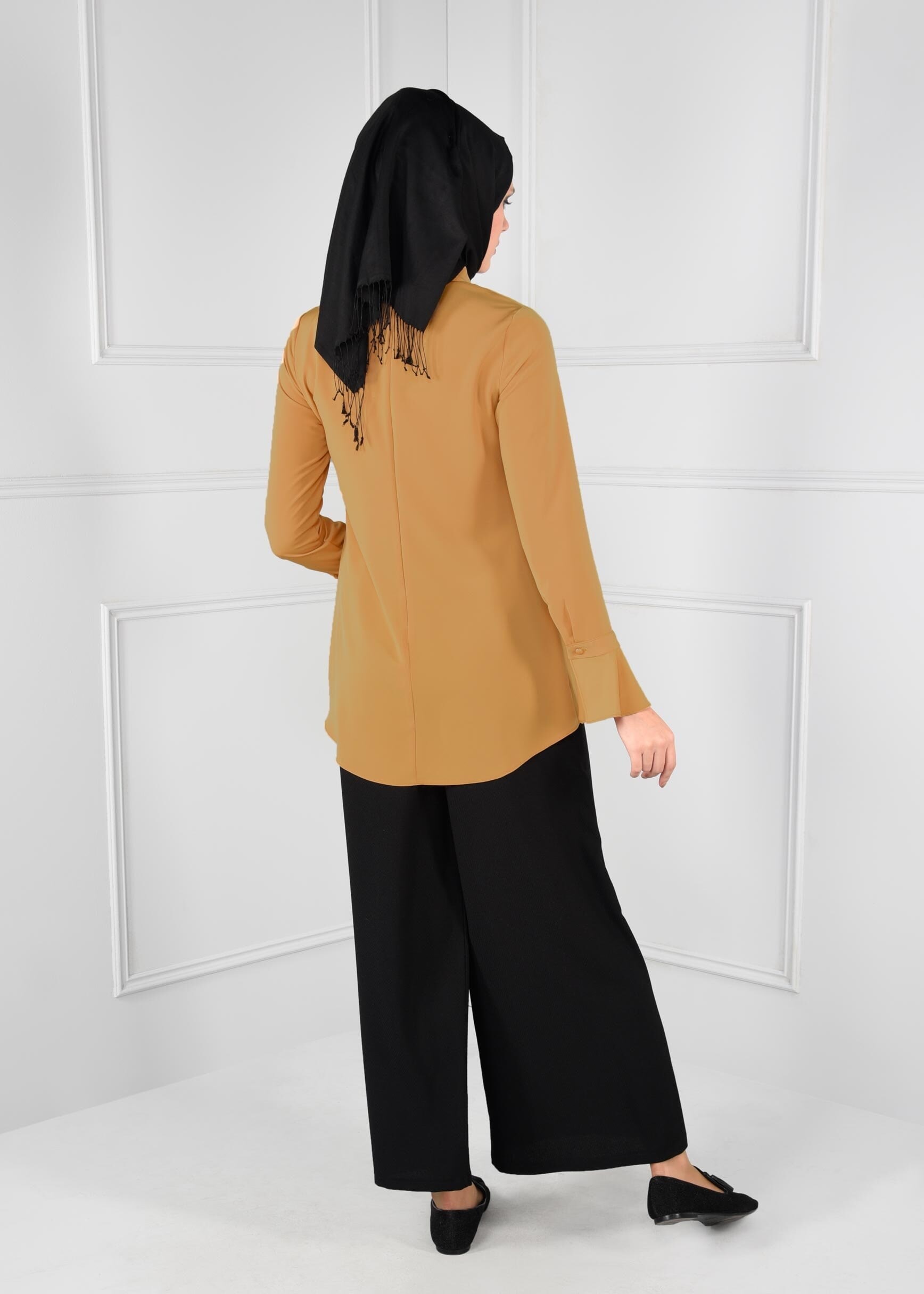 Tesettür giyim SARI GÜPÜR DETAYLI FERMUARLI ASİMETRİK KESİM KREP BLUZ 4686