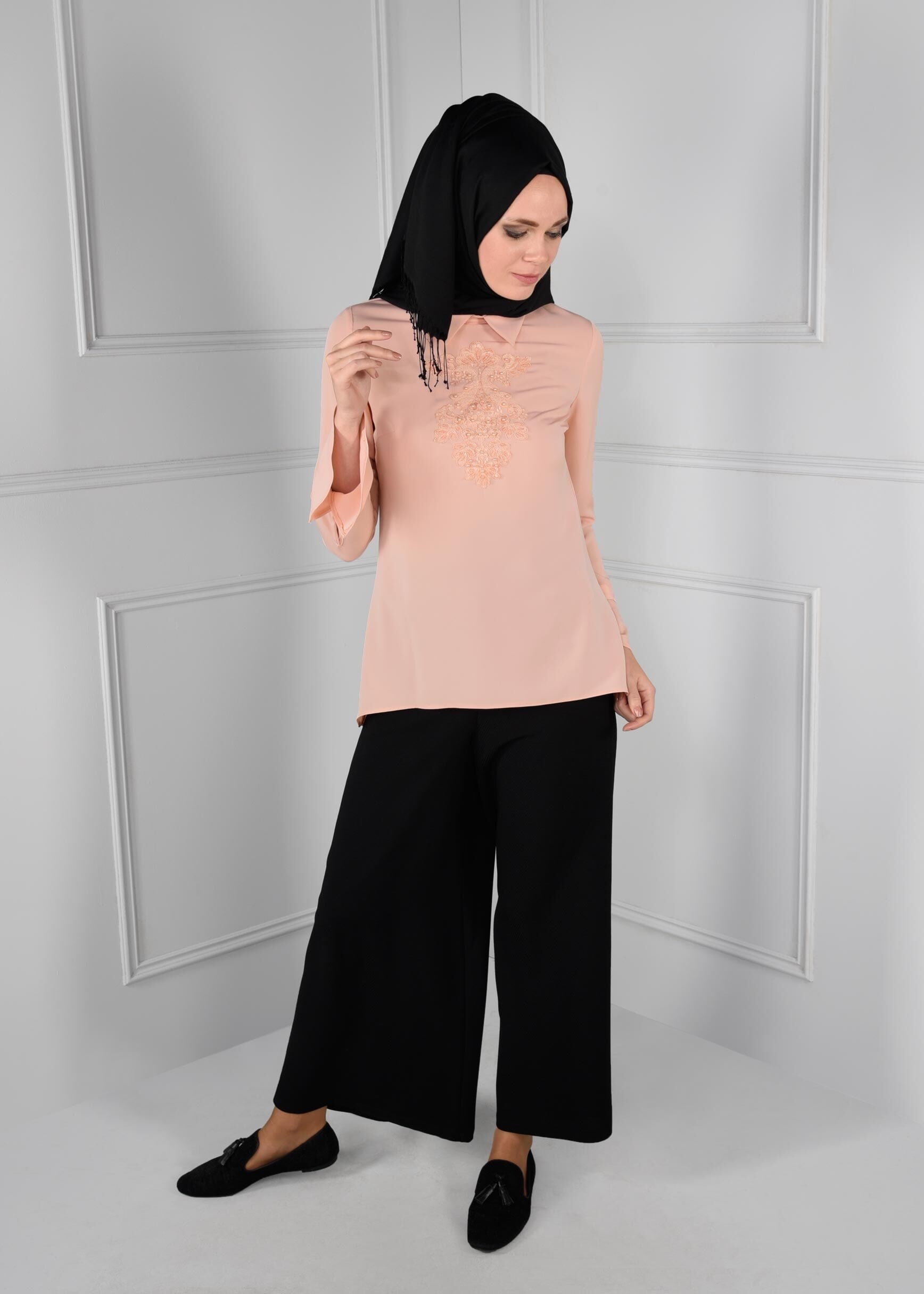 Tesettür giyim PUDRA GÜPÜR DETAYLI FERMUARLI ASİMETRİK KESİM KREP BLUZ 4686