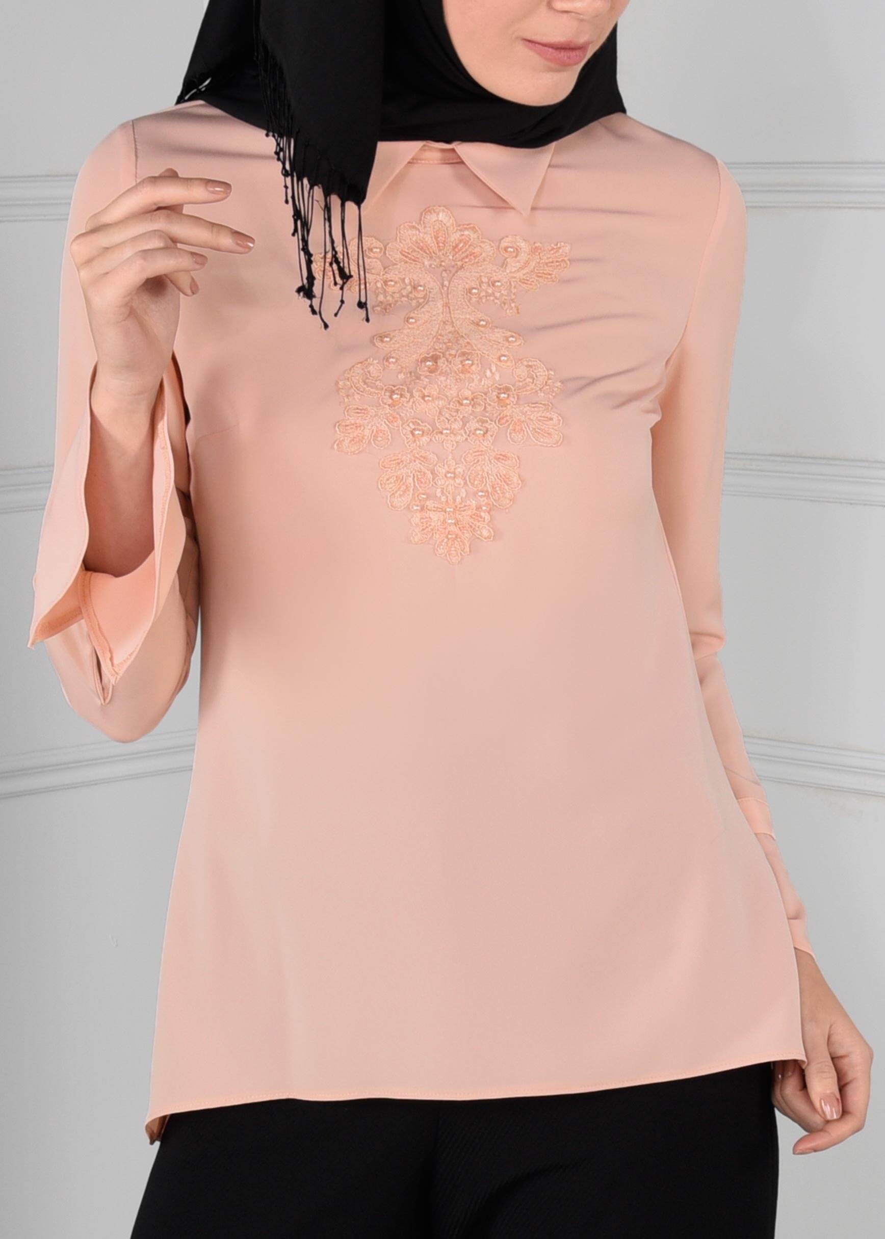 Tesettür giyim PUDRA GÜPÜR DETAYLI FERMUARLI ASİMETRİK KESİM KREP BLUZ 4686