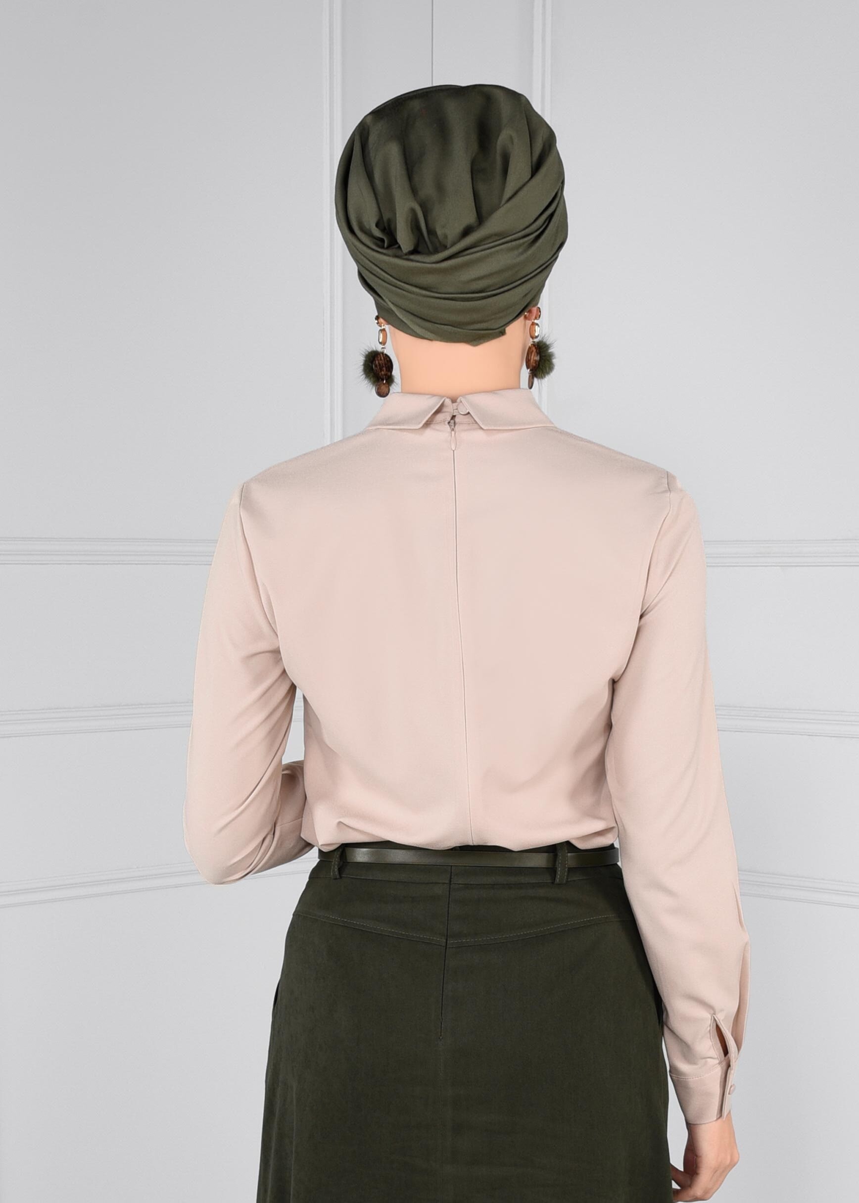 Tesettür giyim EKRU BROŞ DETAYLI FERMUARLI BLUZ 4687