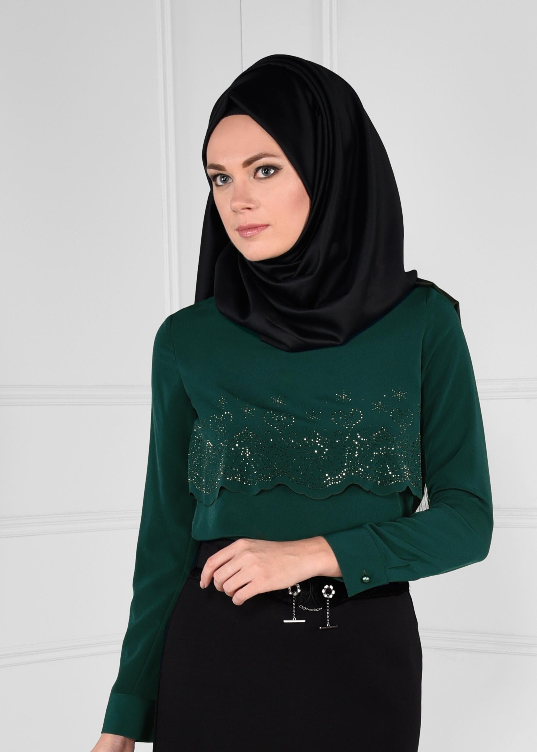 Tesettür giyim YEŞİL TAŞ BASKILI KREP BLUZ 4690
