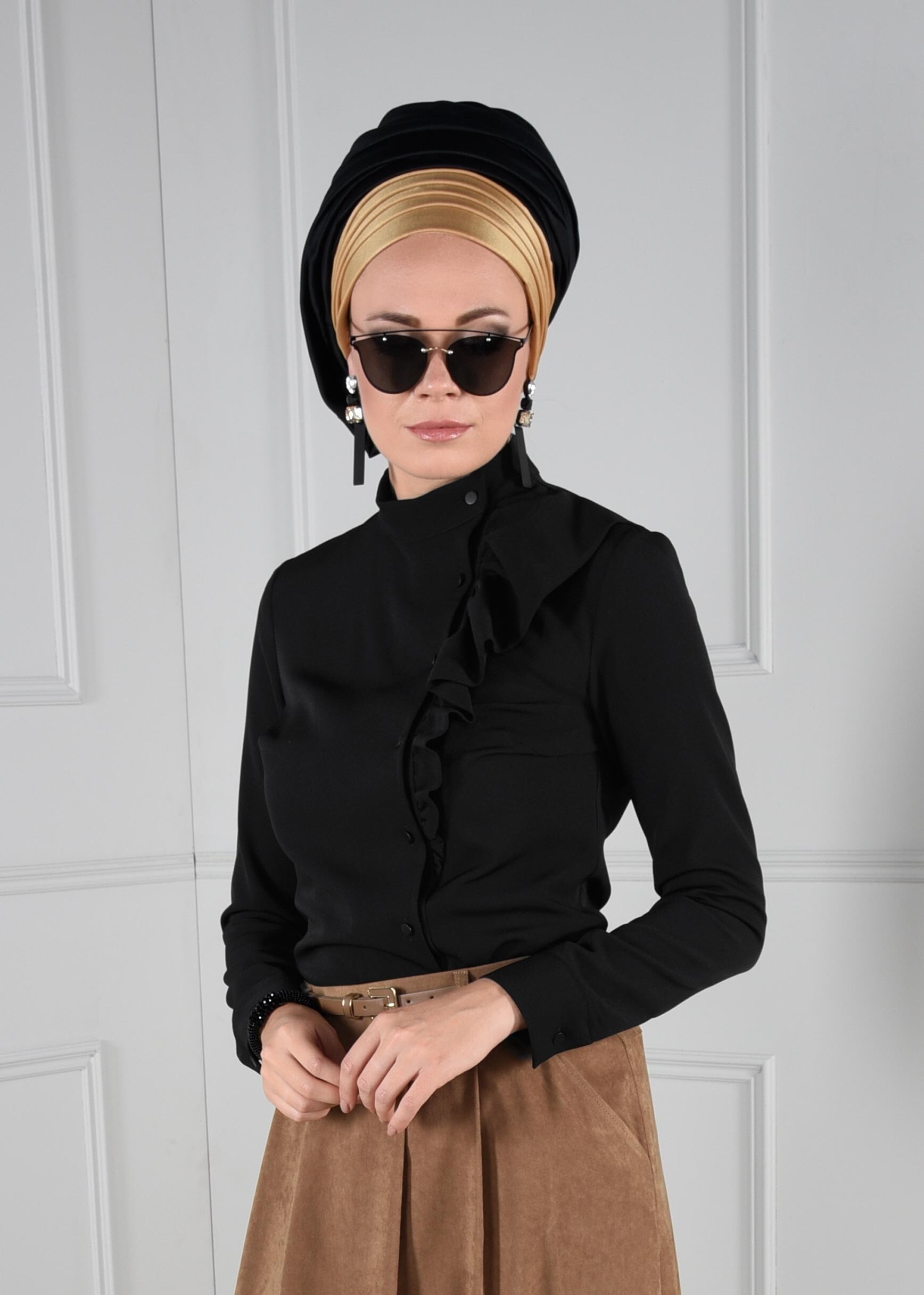 Tesettür giyim SİYAH DÜĞMELİ FIRFIR DETAYLI BLUZ 4716