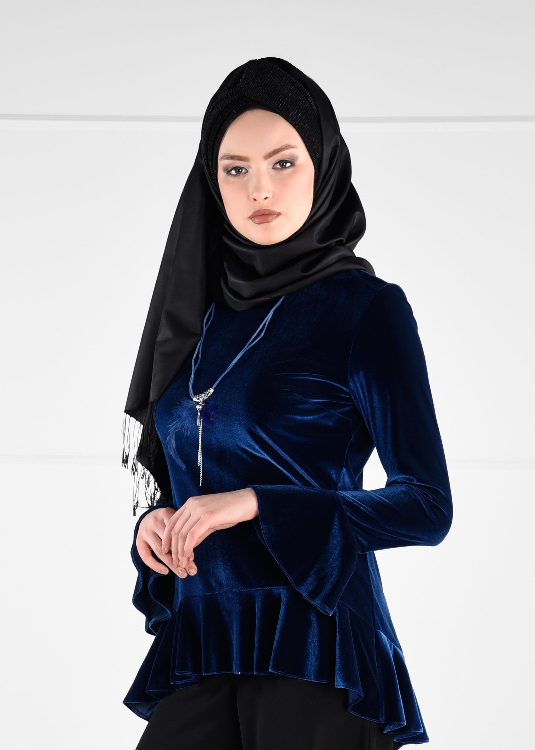 Tesettür giyim LACİVERT VOLANLI KADİFE BLUZ 4737