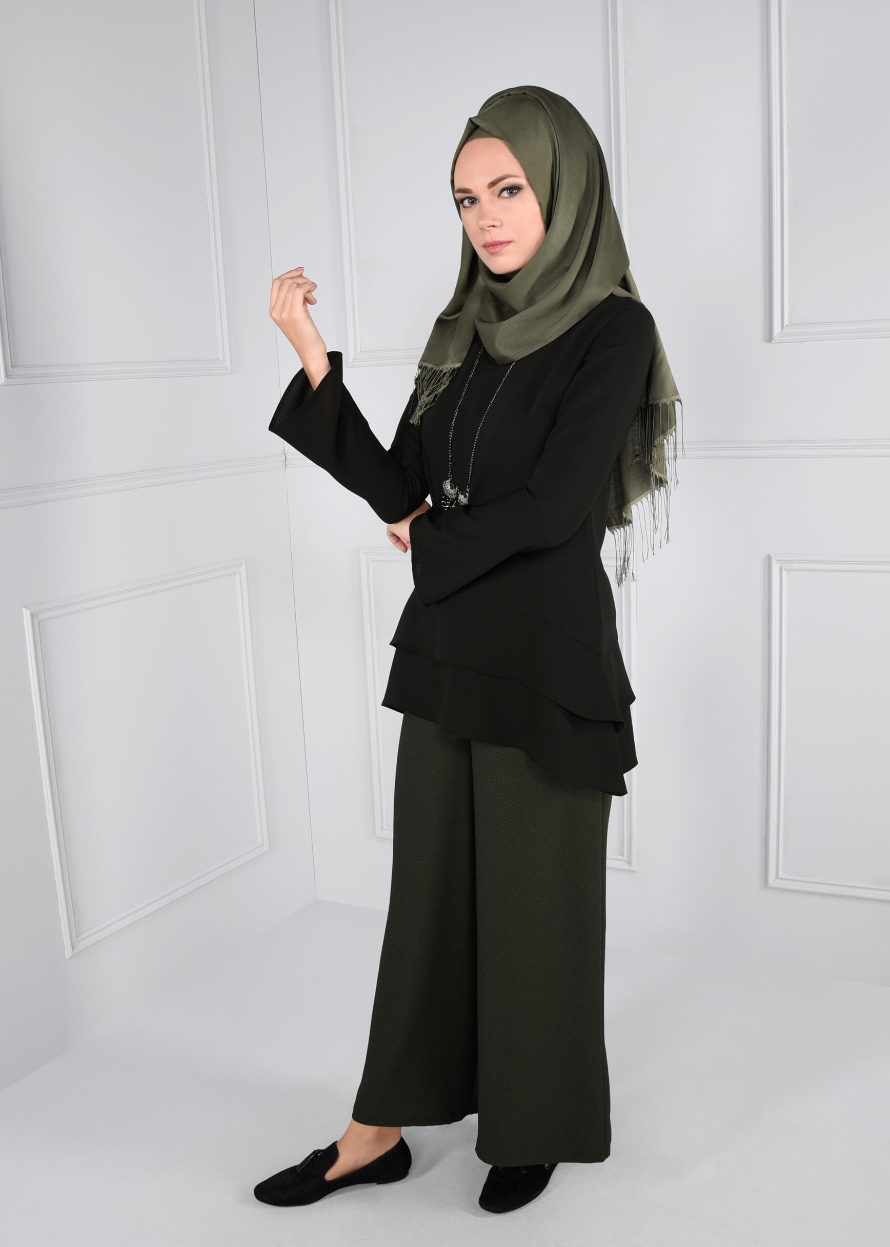 Tesettür giyim SİYAH FERMUARLI ASİMETRİK KESİM KREP BLUZ 4738