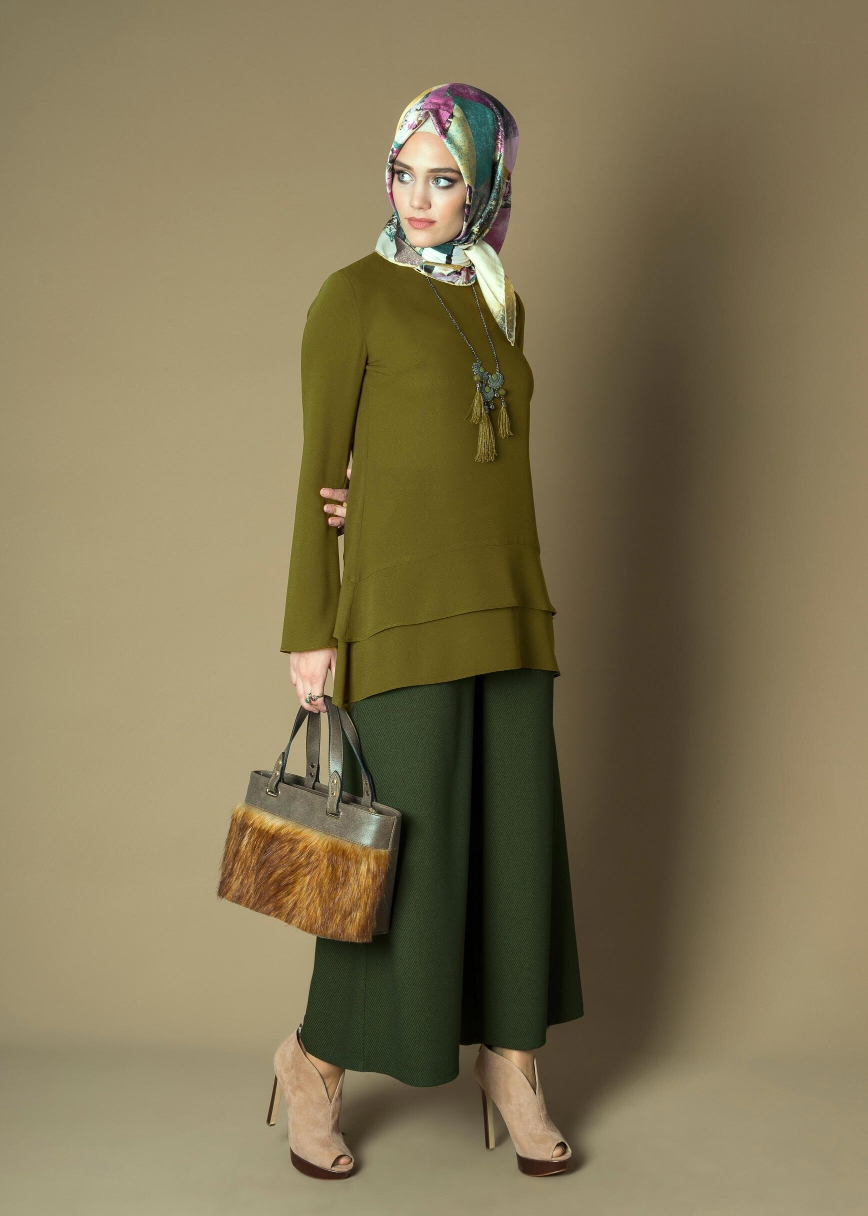 Tesettür giyim YEŞİL FERMUARLI ASİMETRİK KESİM KREP BLUZ 4738