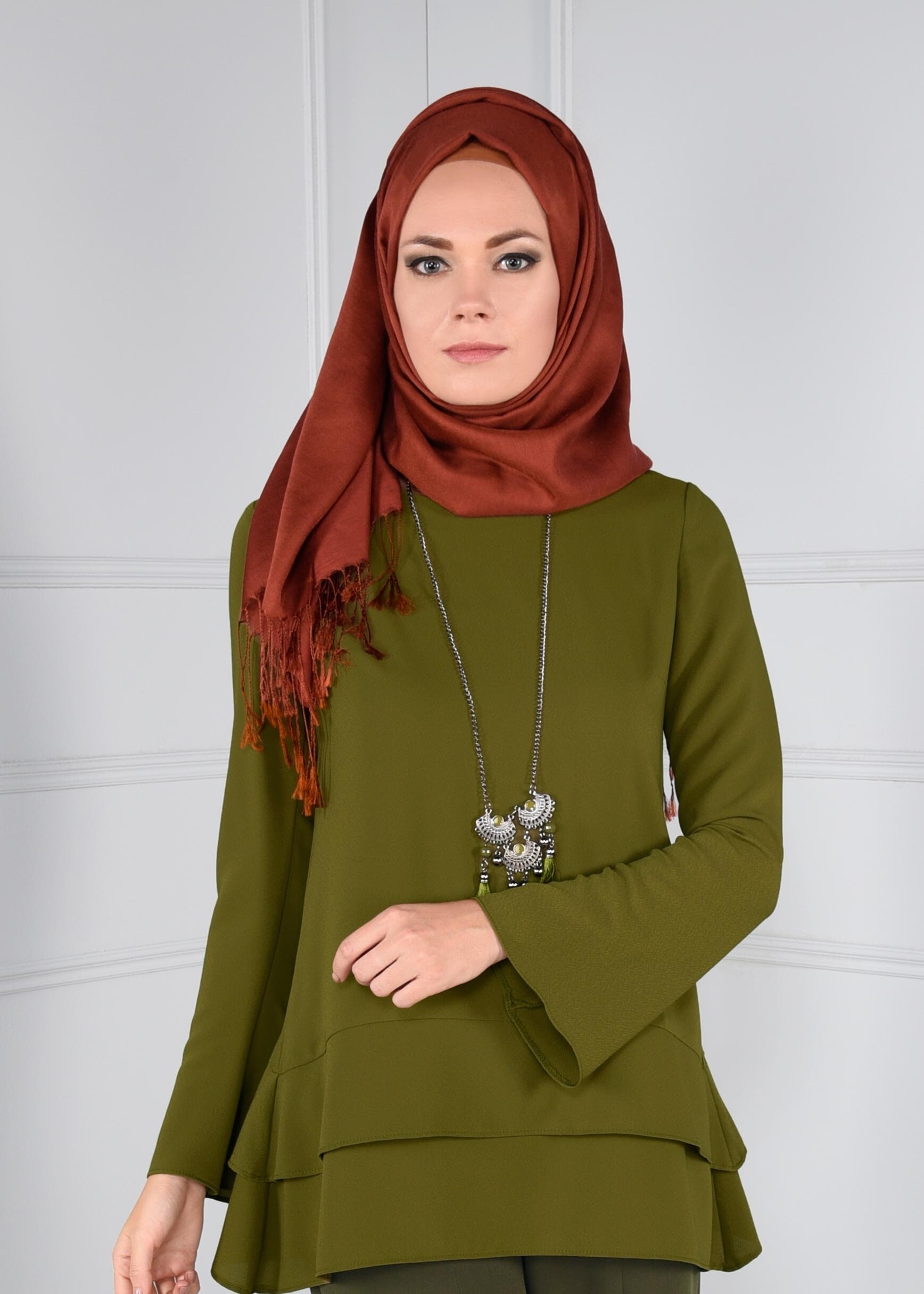 Tesettür giyim YEŞİL FERMUARLI ASİMETRİK KESİM KREP BLUZ 4738