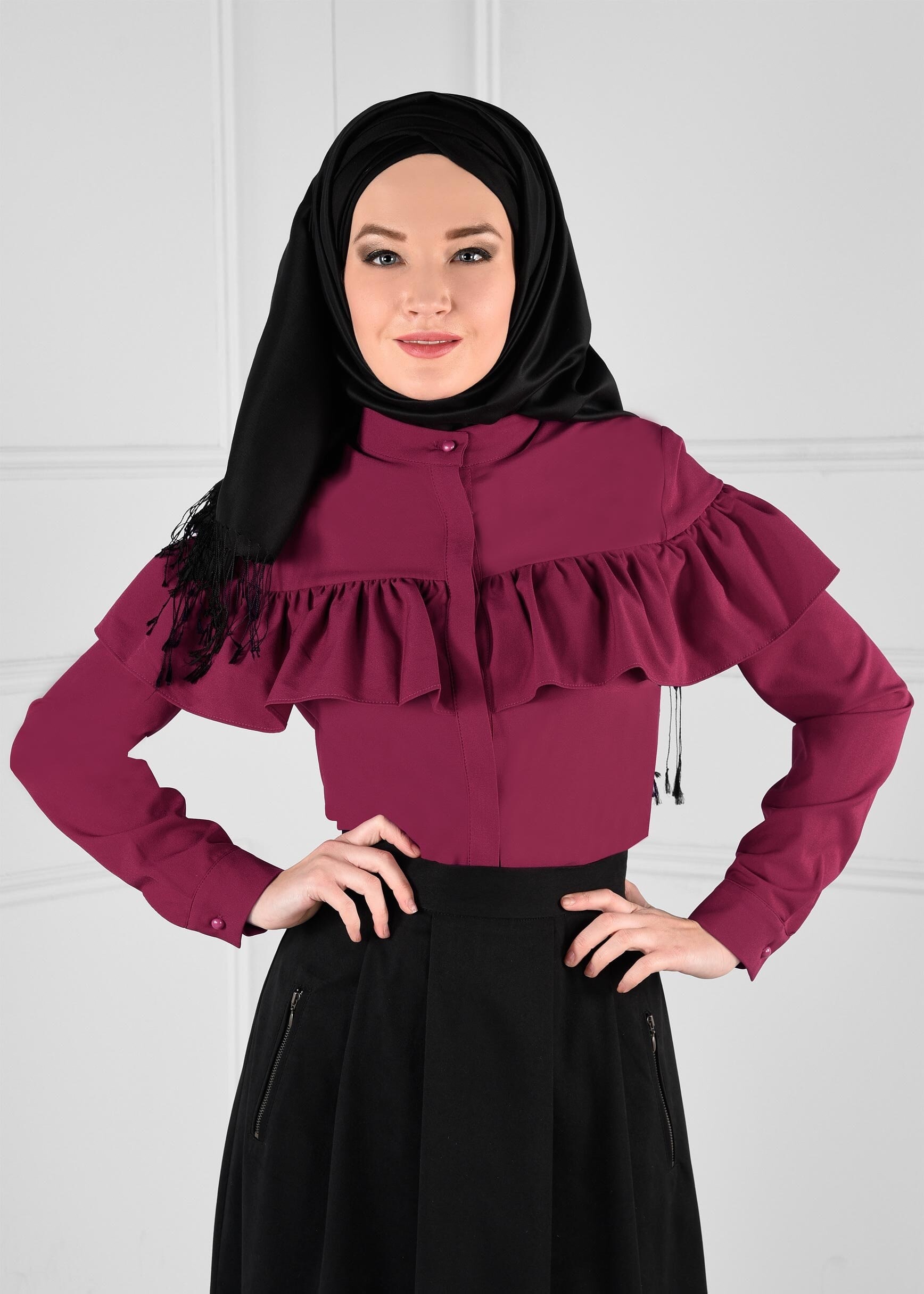 Tesettür giyim FUŞYA YAKASI DÜĞMELİ VOLAN DETAYLI BLUZ 4766
