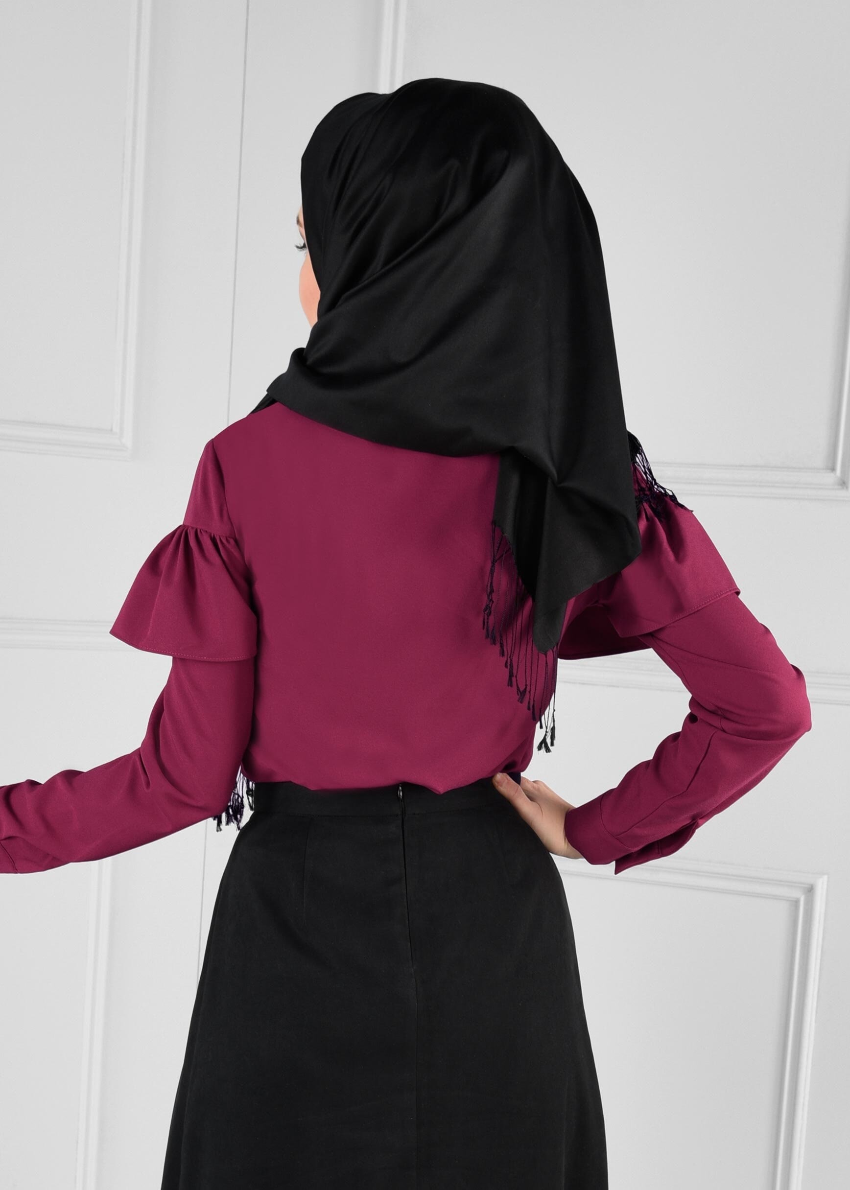 Tesettür giyim FUŞYA YAKASI DÜĞMELİ VOLAN DETAYLI BLUZ 4766