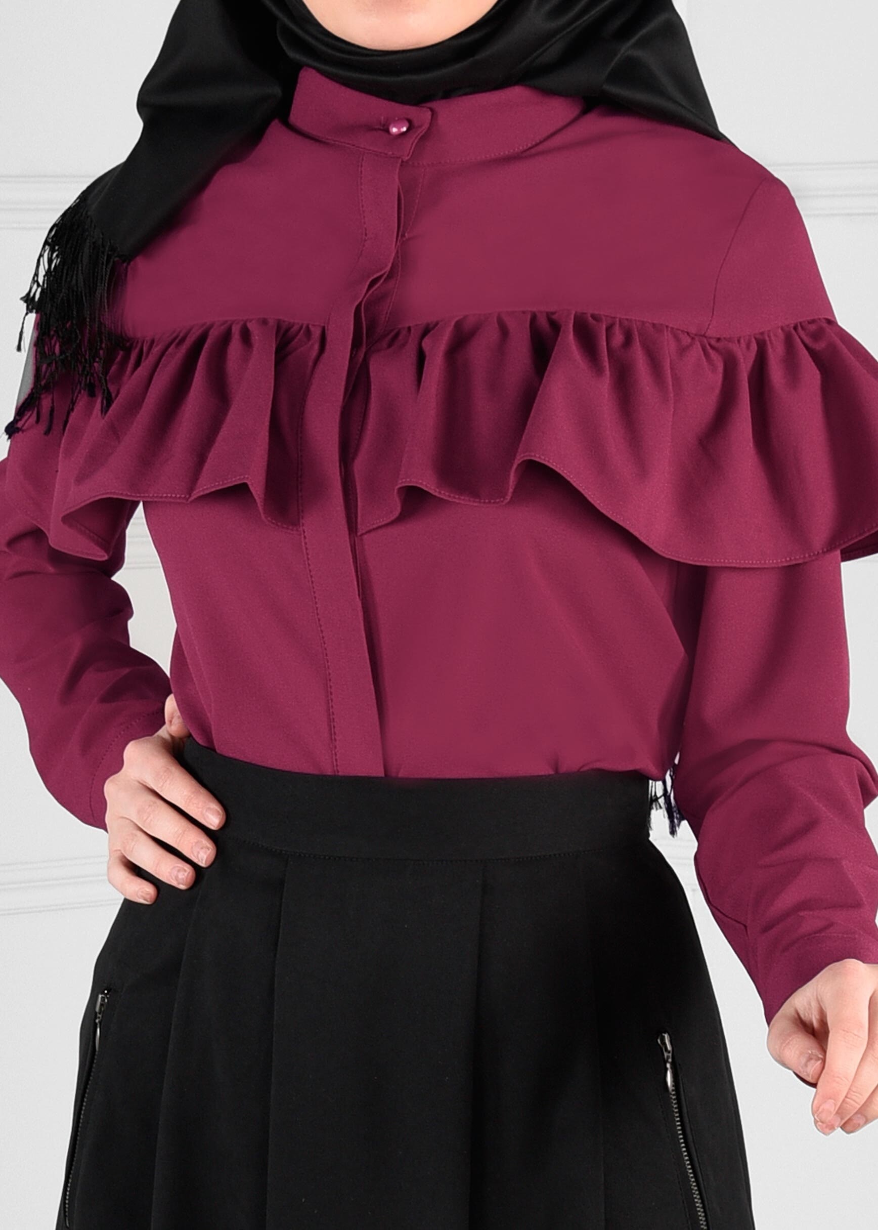 Tesettür giyim FUŞYA YAKASI DÜĞMELİ VOLAN DETAYLI BLUZ 4766