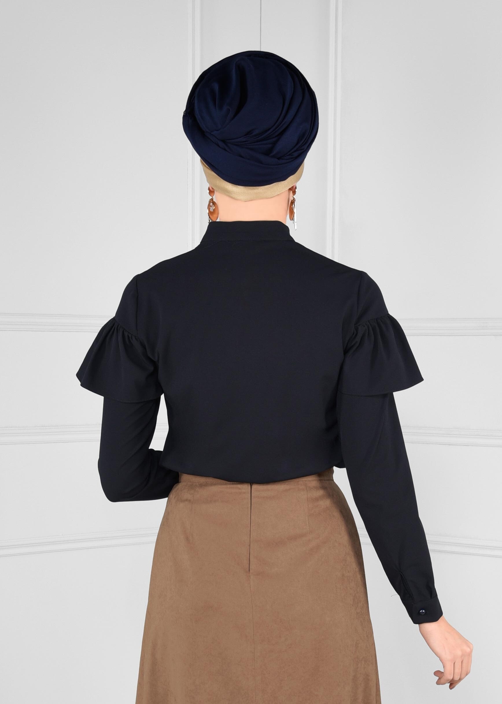 Tesettür giyim LACİVERT YAKASI DÜĞMELİ VOLAN DETAYLI BLUZ 4766