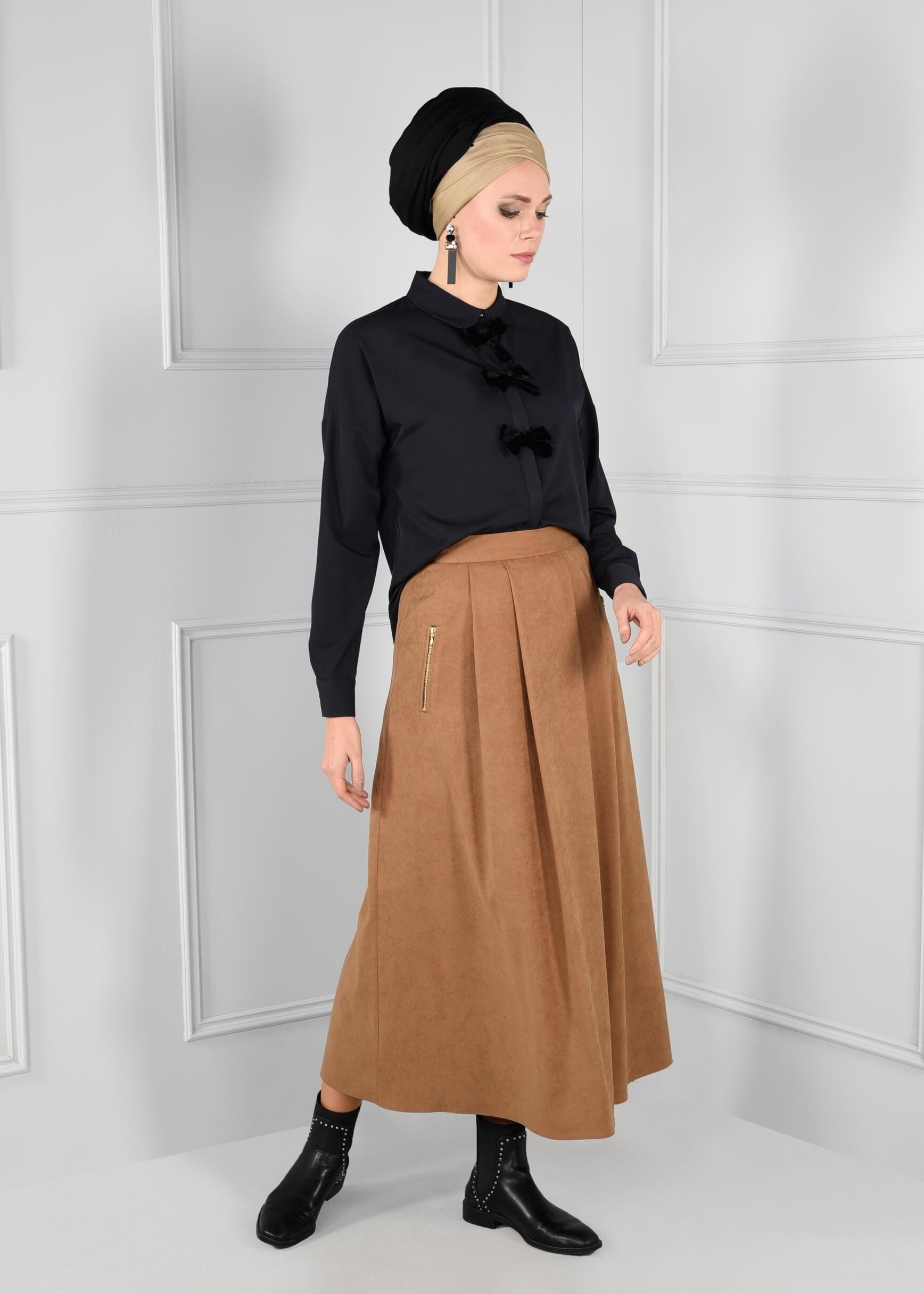 Tesettür giyim SİYAH FİYONK DETAYLI BLUZ 4767