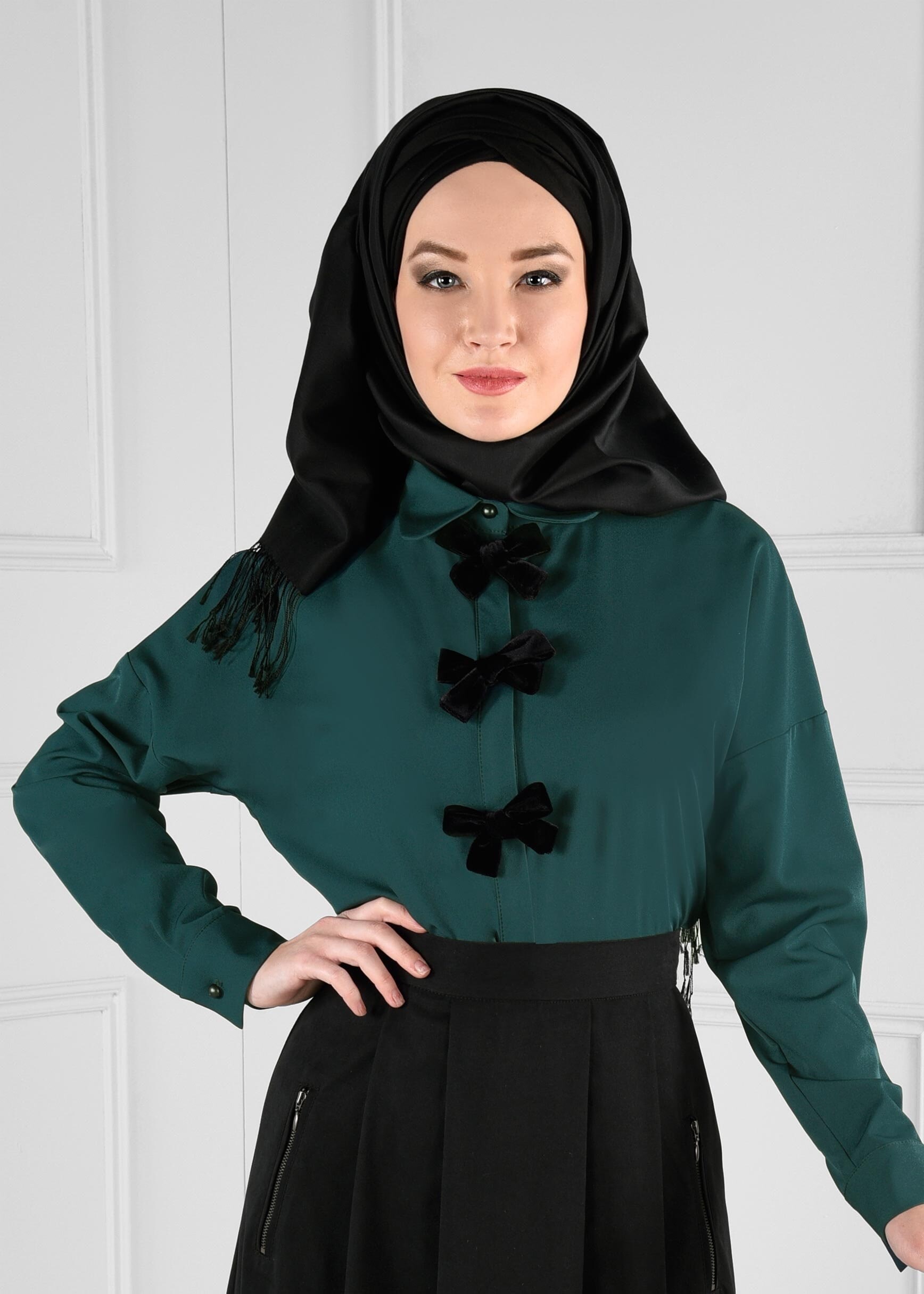 Tesettür giyim YEŞİL FİYONK DETAYLI BLUZ 4767