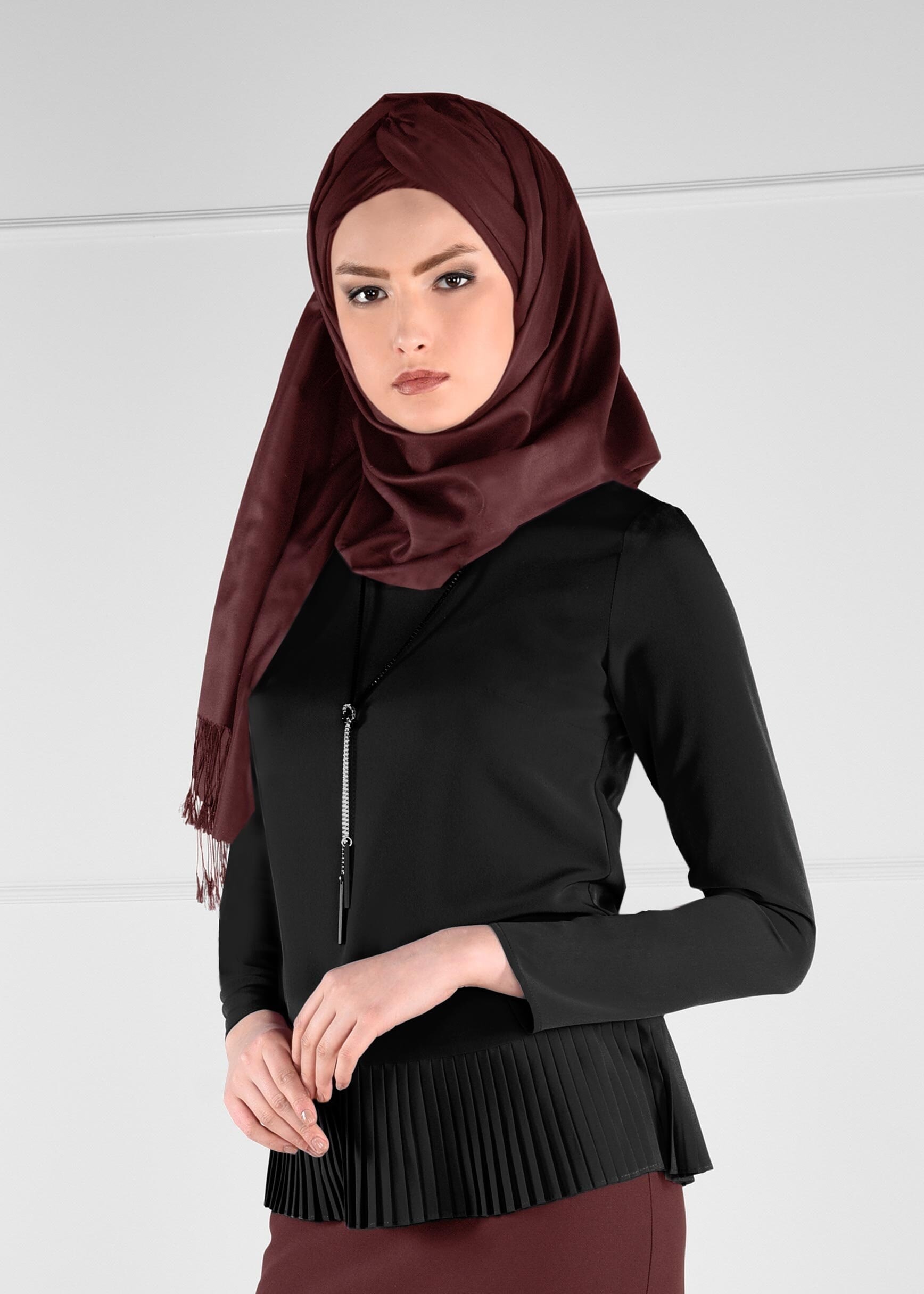 Tesettür giyim SİYAH MANŞETLERİ DÜĞME DETAYLI PİLİSELİ BLUZ 4784