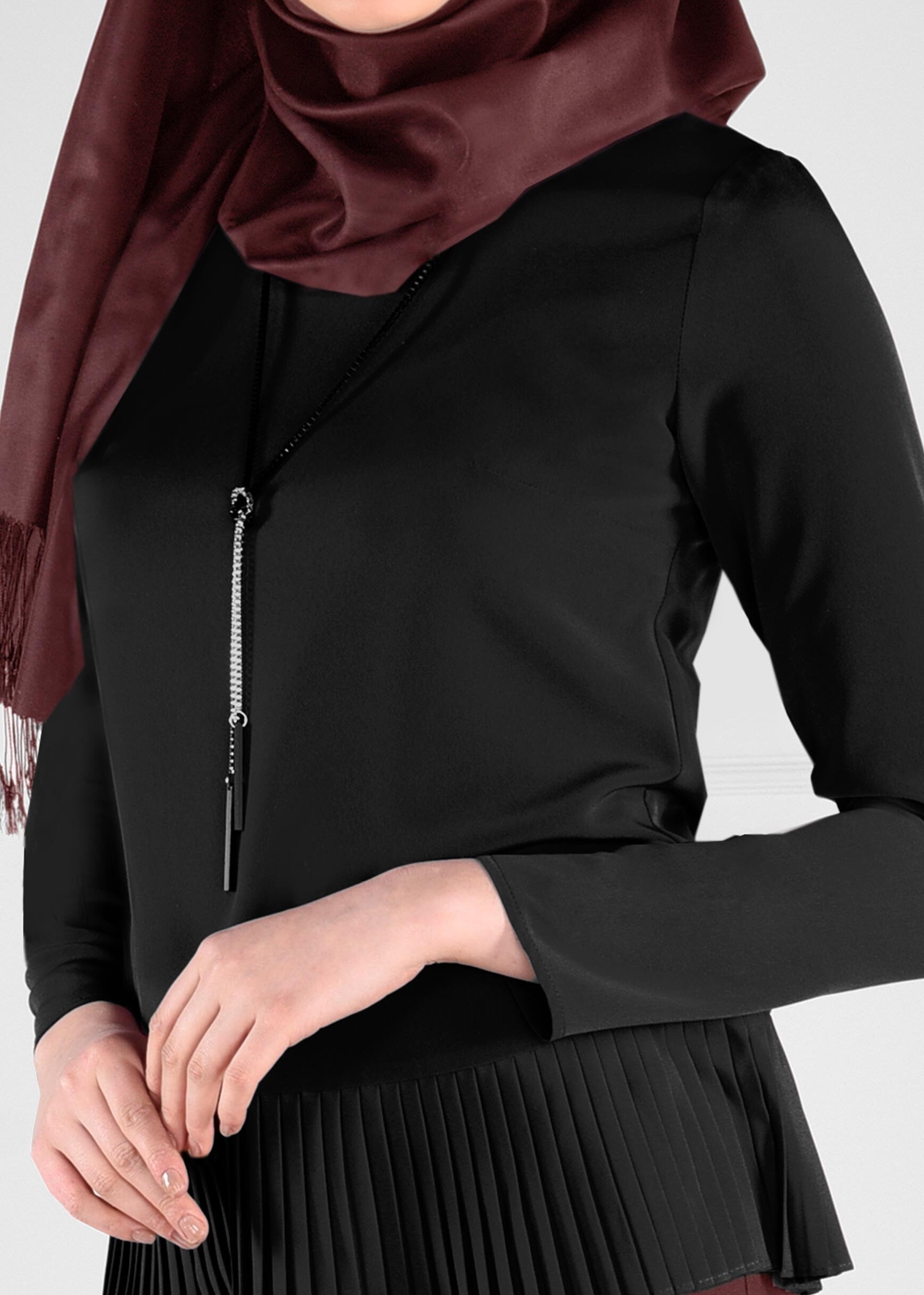 Tesettür giyim SİYAH MANŞETLERİ DÜĞME DETAYLI PİLİSELİ BLUZ 4784