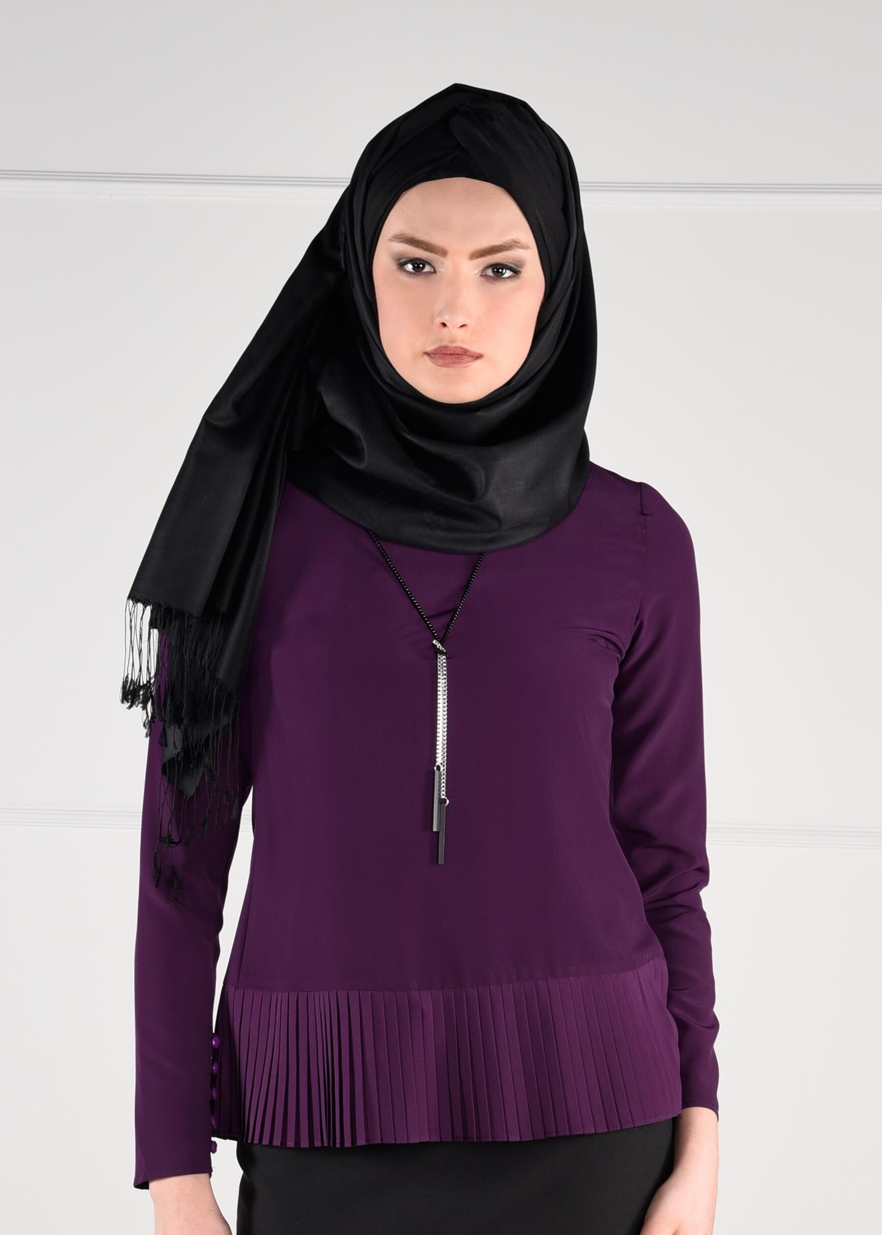 Tesettür giyim MOR MANŞETLERİ DÜĞME DETAYLI PİLİSELİ BLUZ 4784