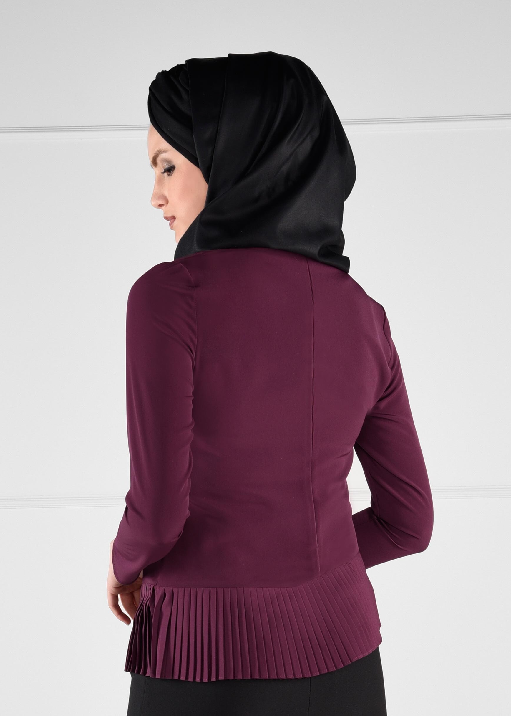 Tesettür giyim MÜRDÜM MANŞETLERİ DÜĞME DETAYLI PİLİSELİ BLUZ 4784