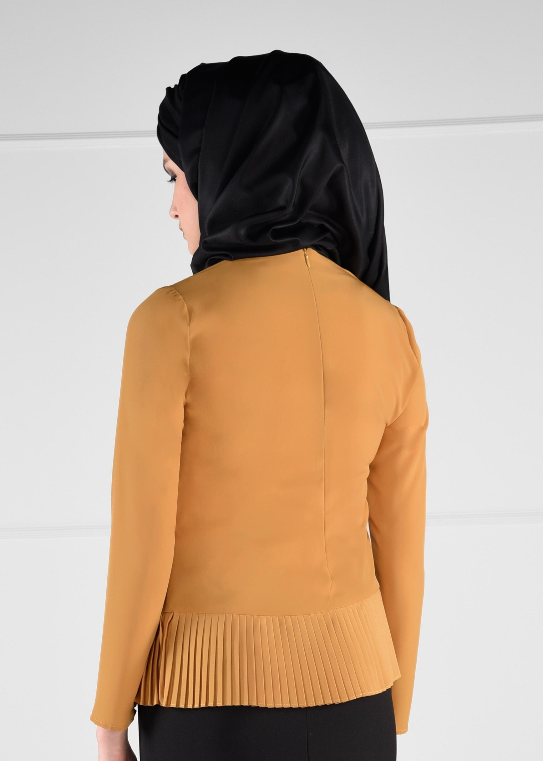 Tesettür giyim SARI MANŞETLERİ DÜĞME DETAYLI PİLİSELİ BLUZ 4784