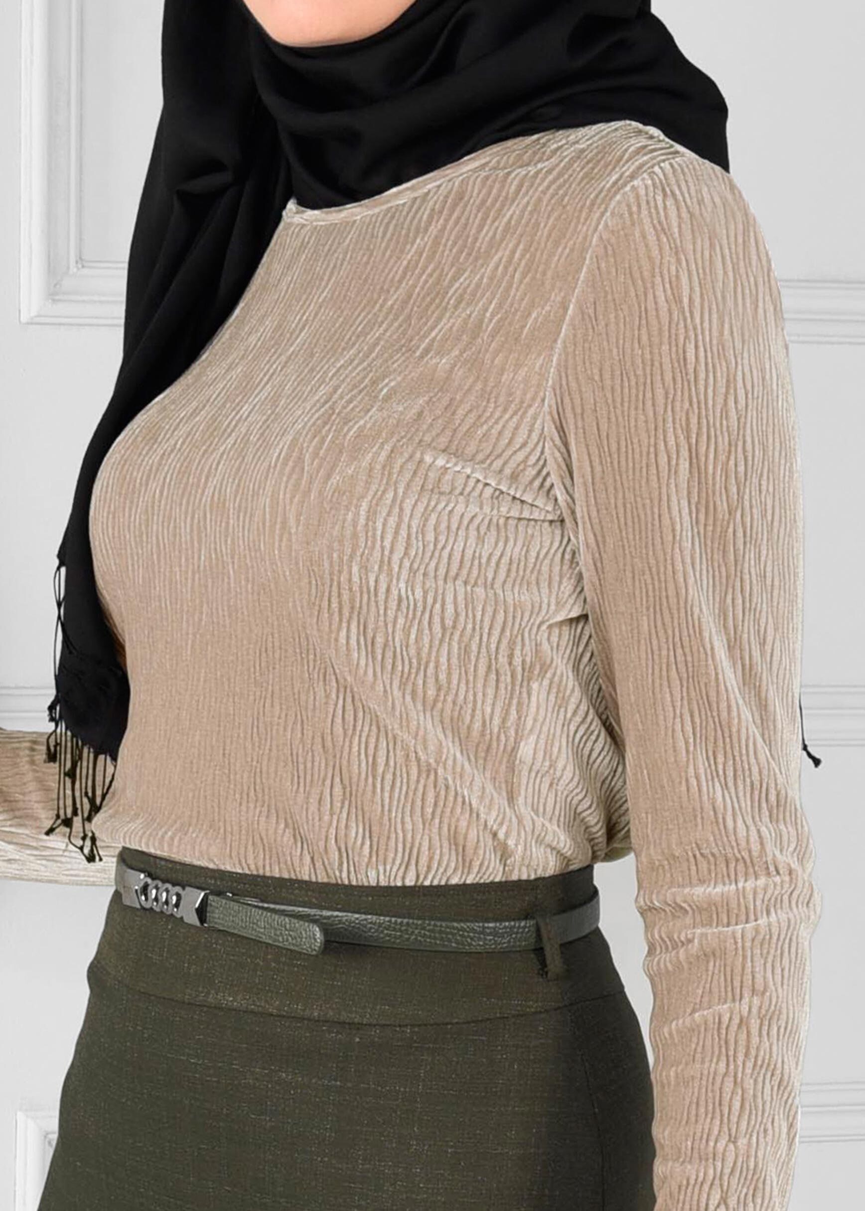 Tesettür giyim BEJ KADİFE PİLİSE BLUZ 4858