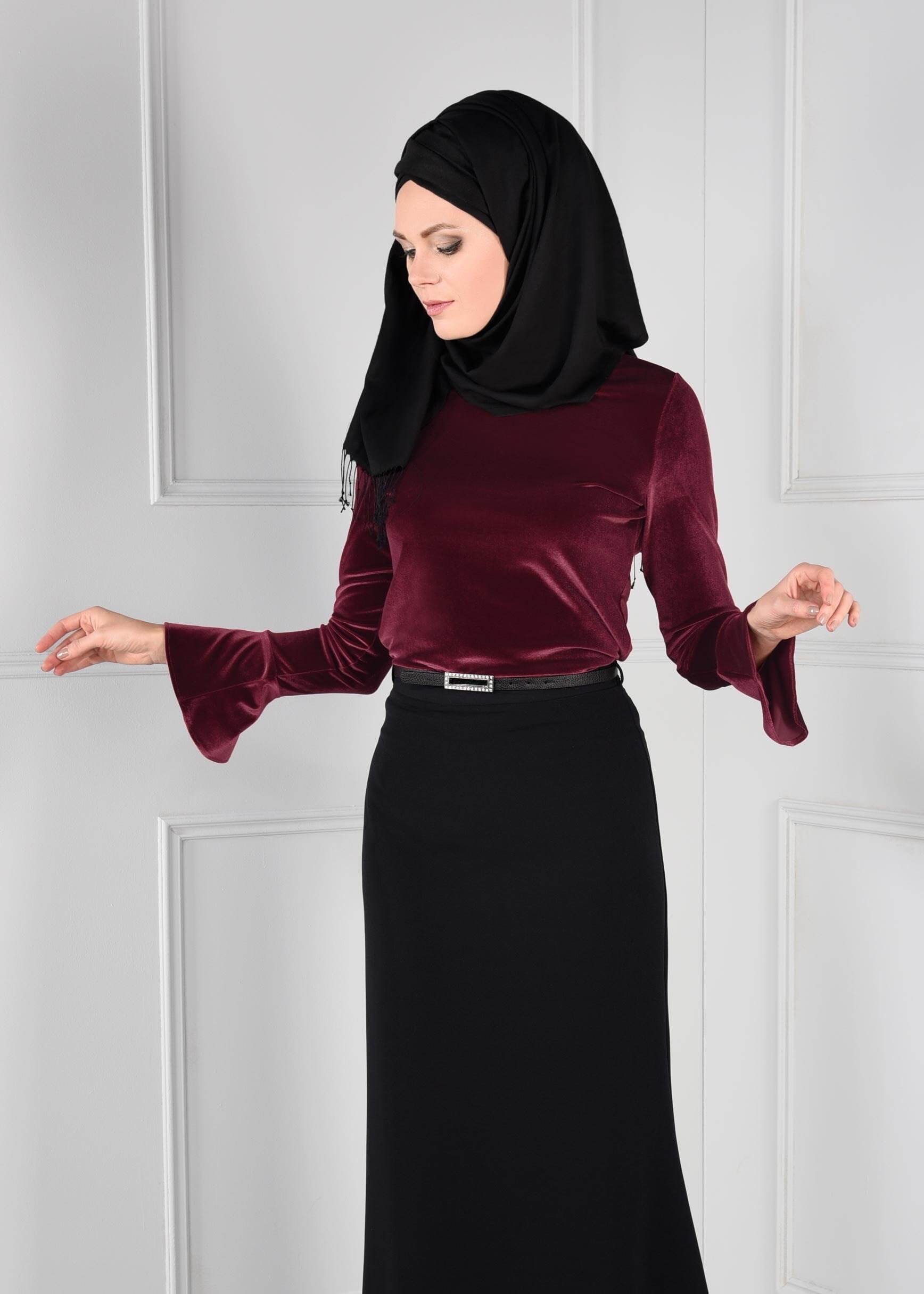 Tesettür giyim BORDO KOLLARI VOLANLI KADİFE BLUZ 4859