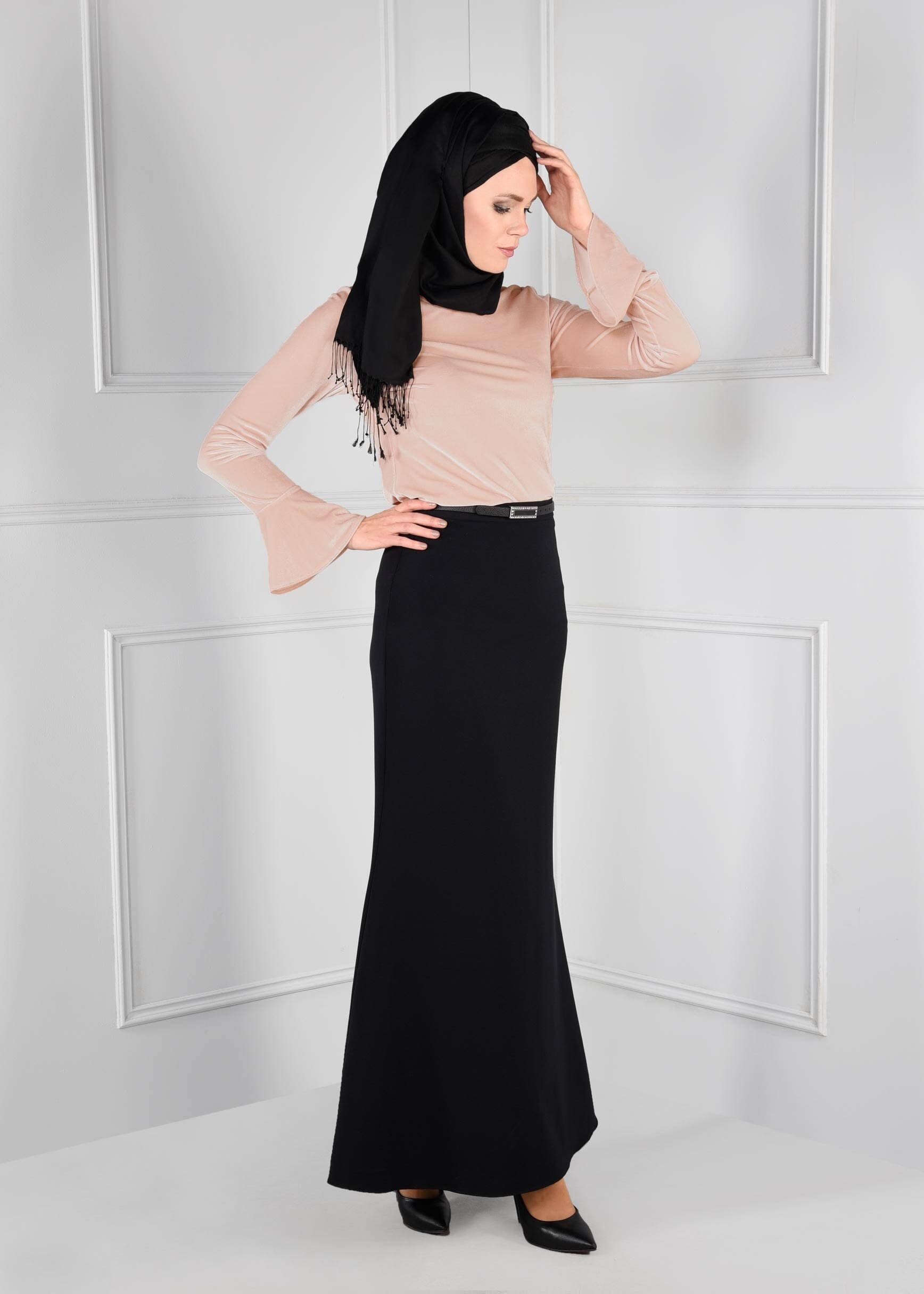 Tesettür giyim PUDRA KOLLARI VOLANLI KADİFE BLUZ 4859