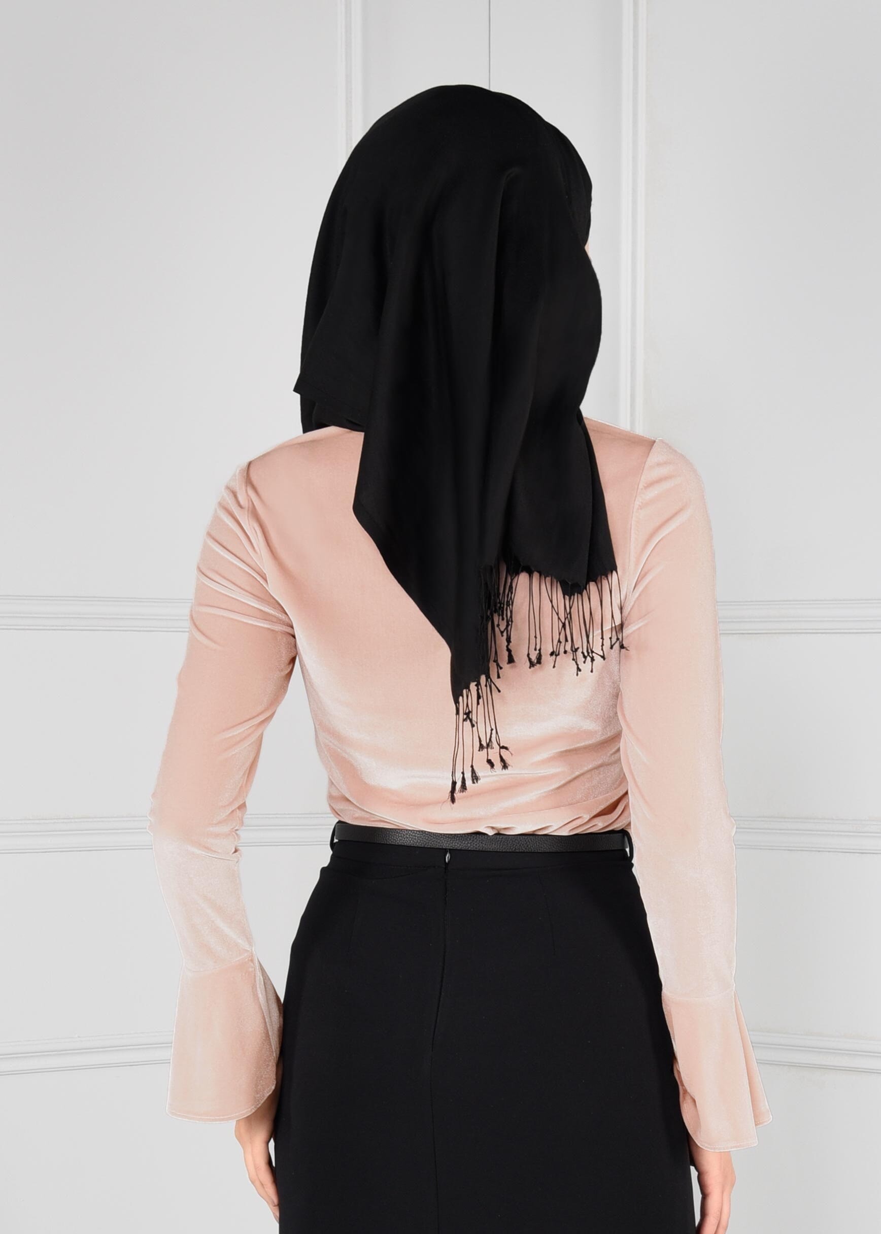 Tesettür giyim PUDRA KOLLARI VOLANLI KADİFE BLUZ 4859