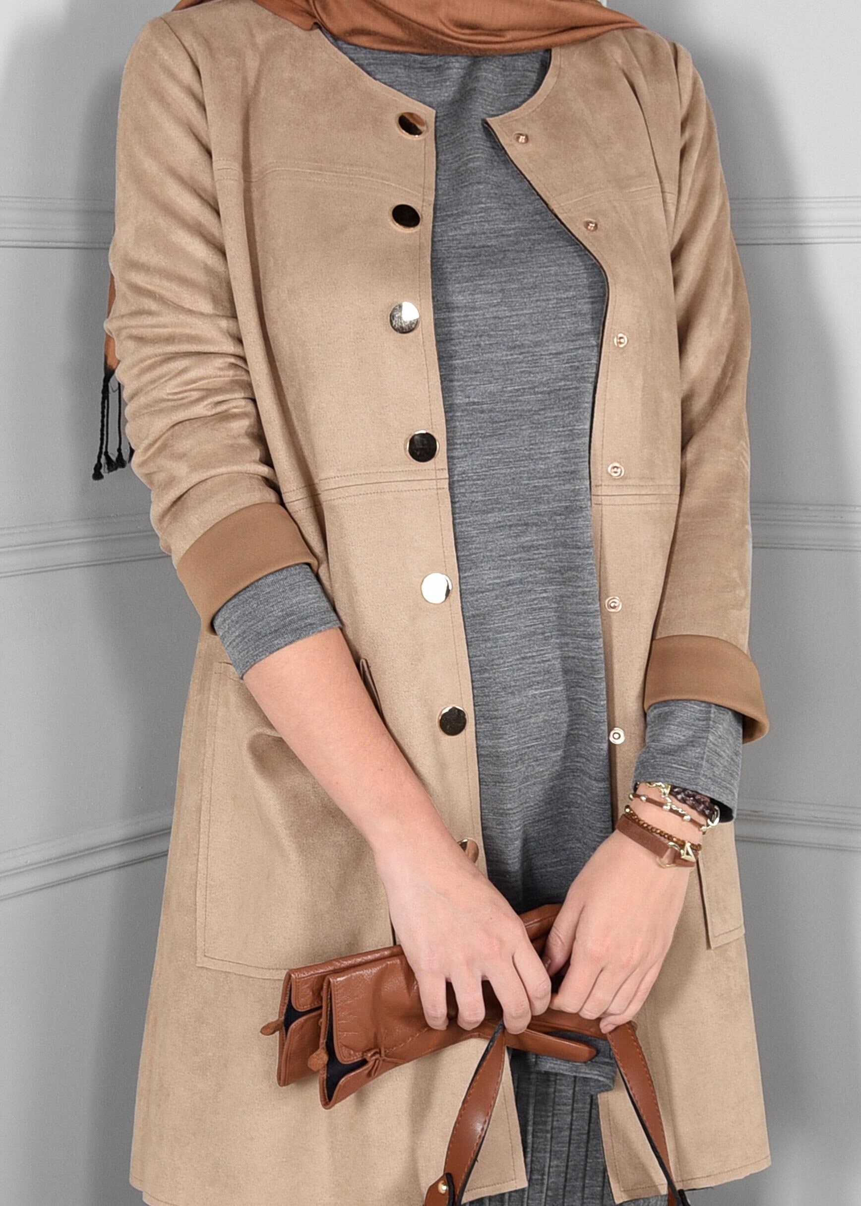 Tesettür giyim BEJ BOYDAN DÜĞMELİ CEPLİ SÜET CEKET 4703 