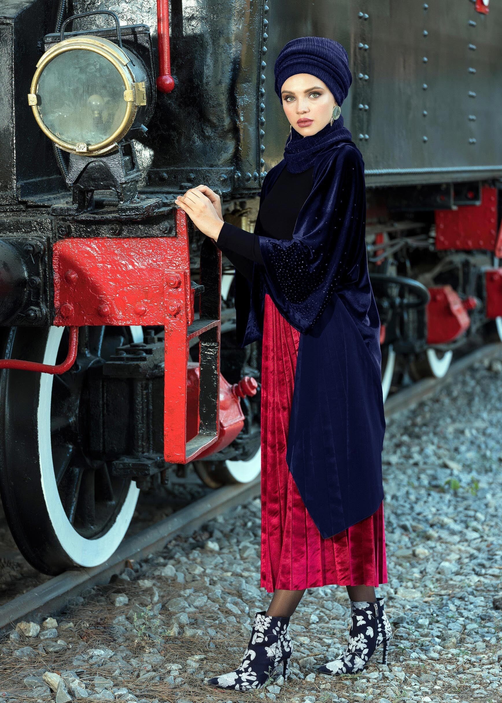 Tesettür giyim LACİVERT TAŞ BASKI DETAYLI YARASA KOL KİMONO CEKET 4755