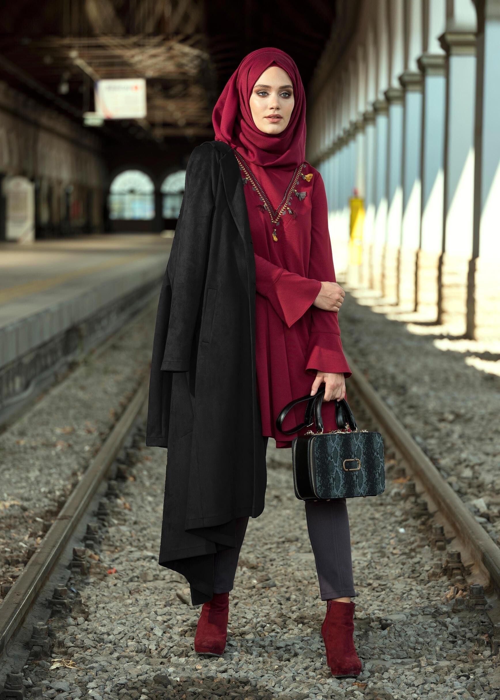 Tesettür giyim SİYAH DÜĞMELİ SÜET CEKET  4777