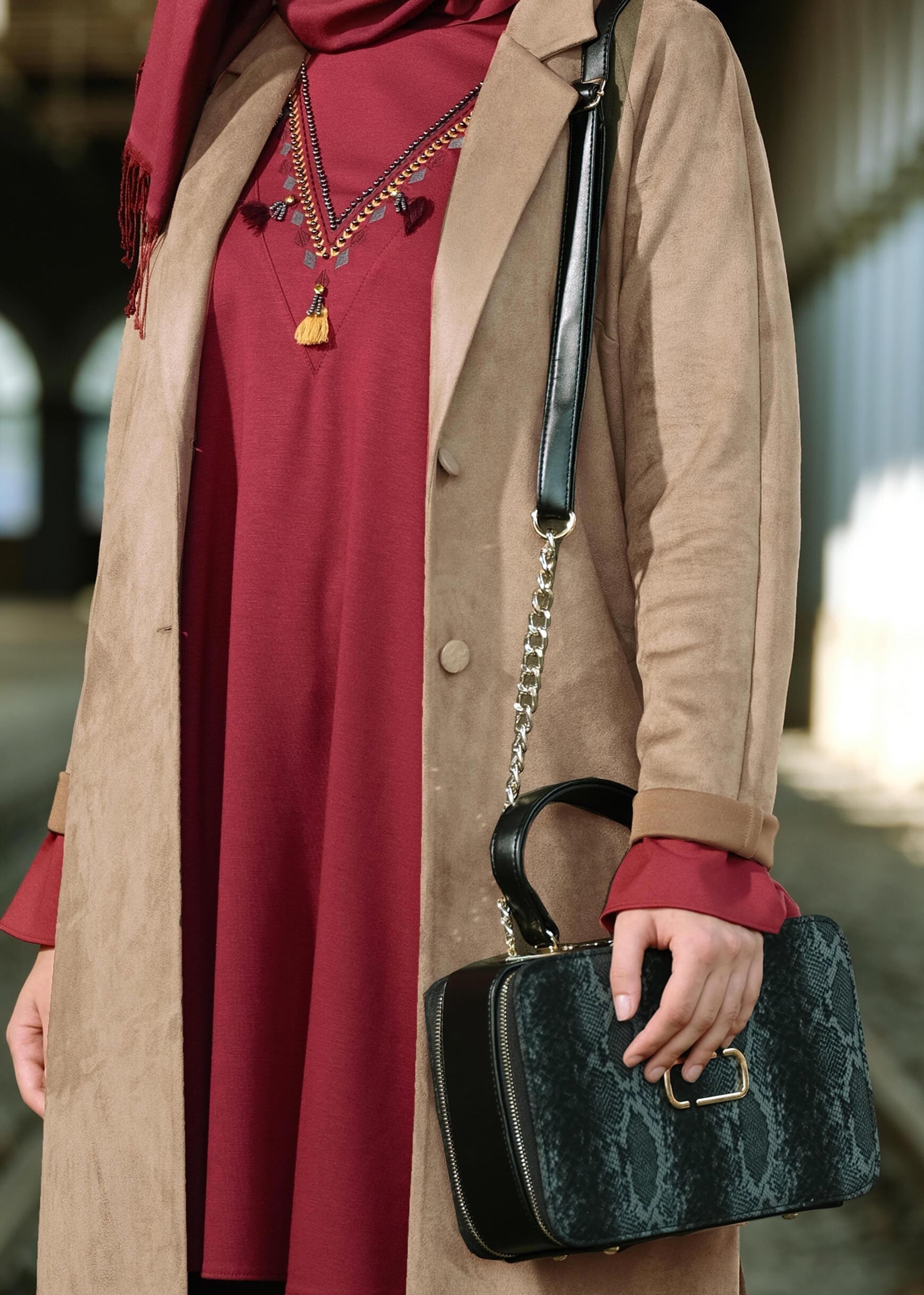 Tesettür giyim BEJ DÜĞMELİ SÜET CEKET  4777