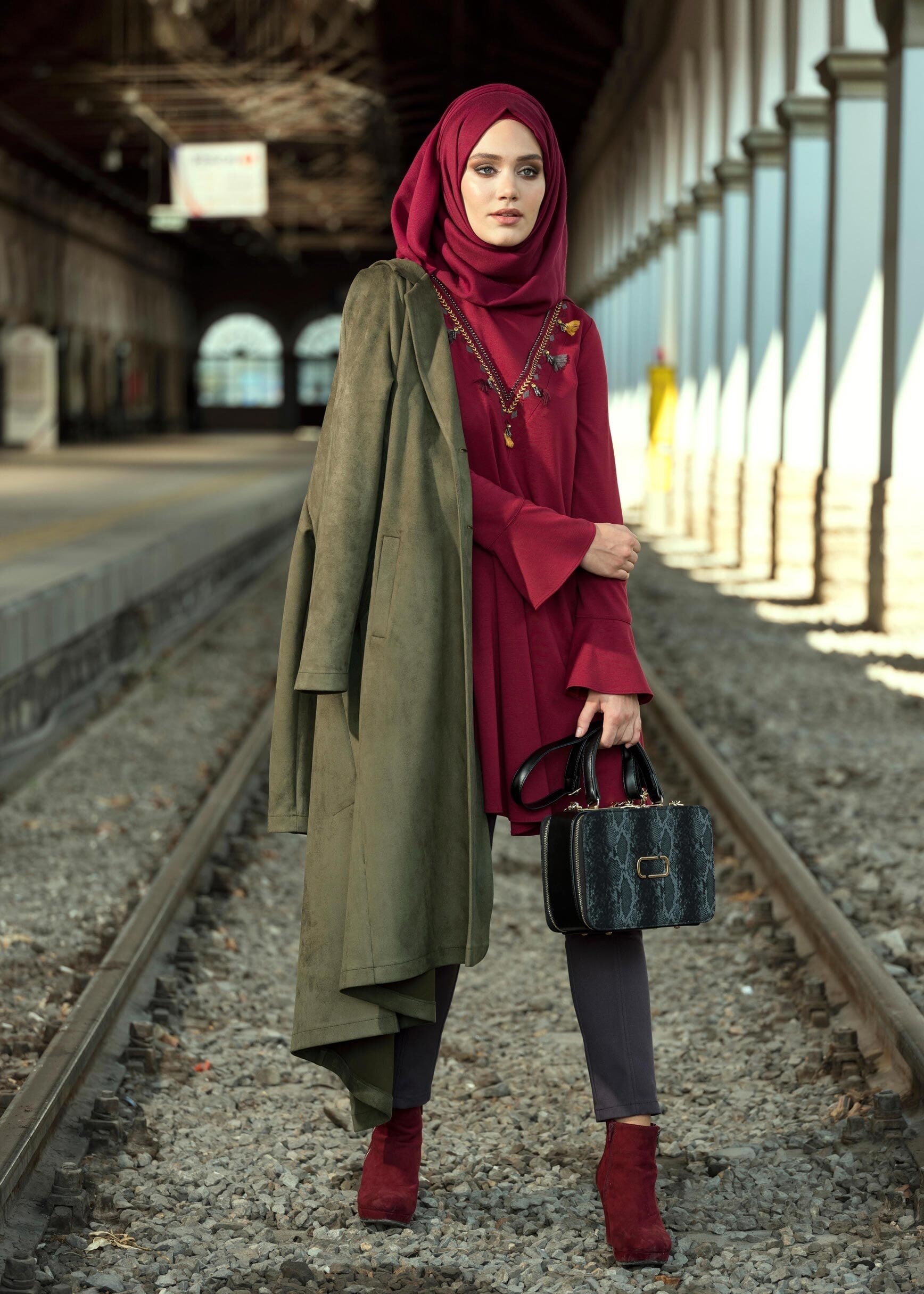 Tesettür giyim HAKİ DÜĞMELİ SÜET CEKET  4777