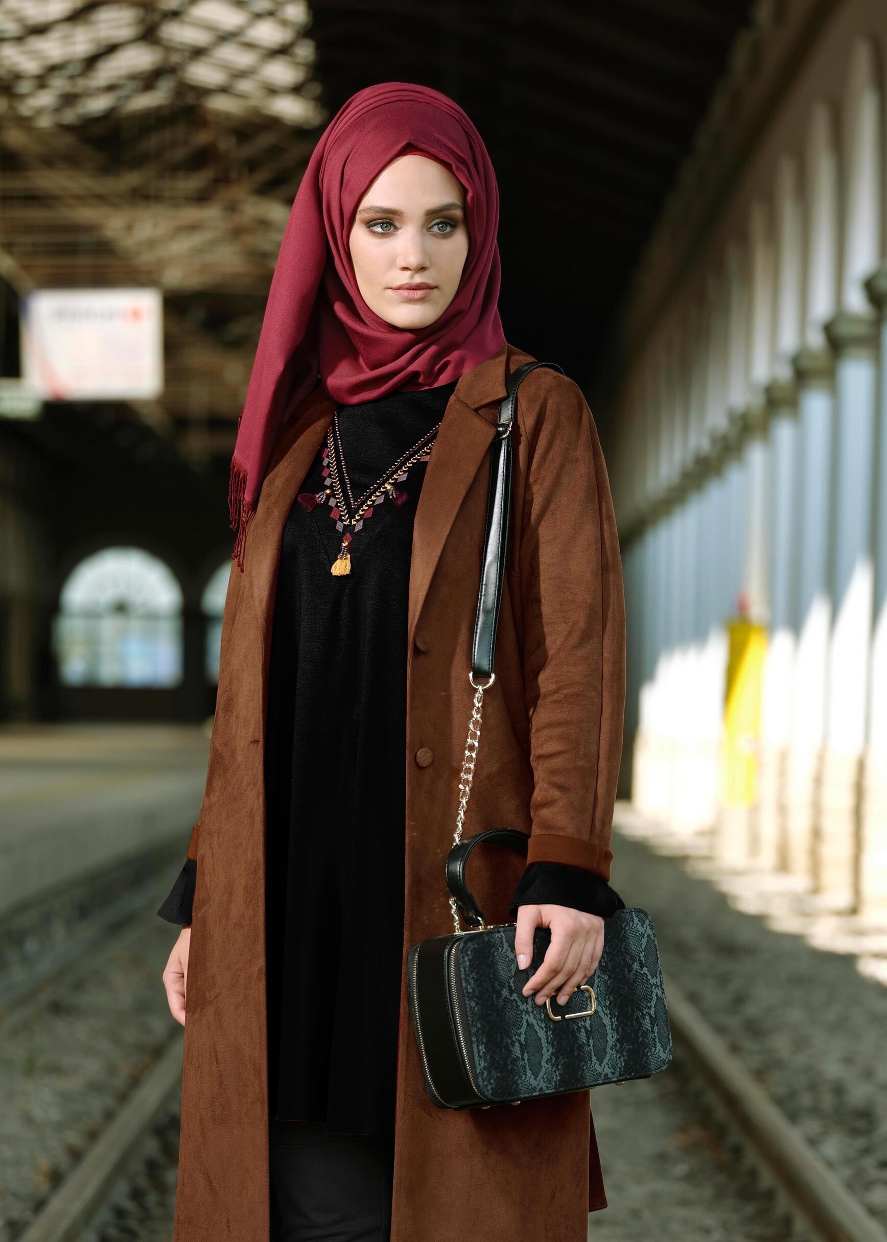 Tesettür giyim KAHVE DÜĞMELİ SÜET CEKET  4777