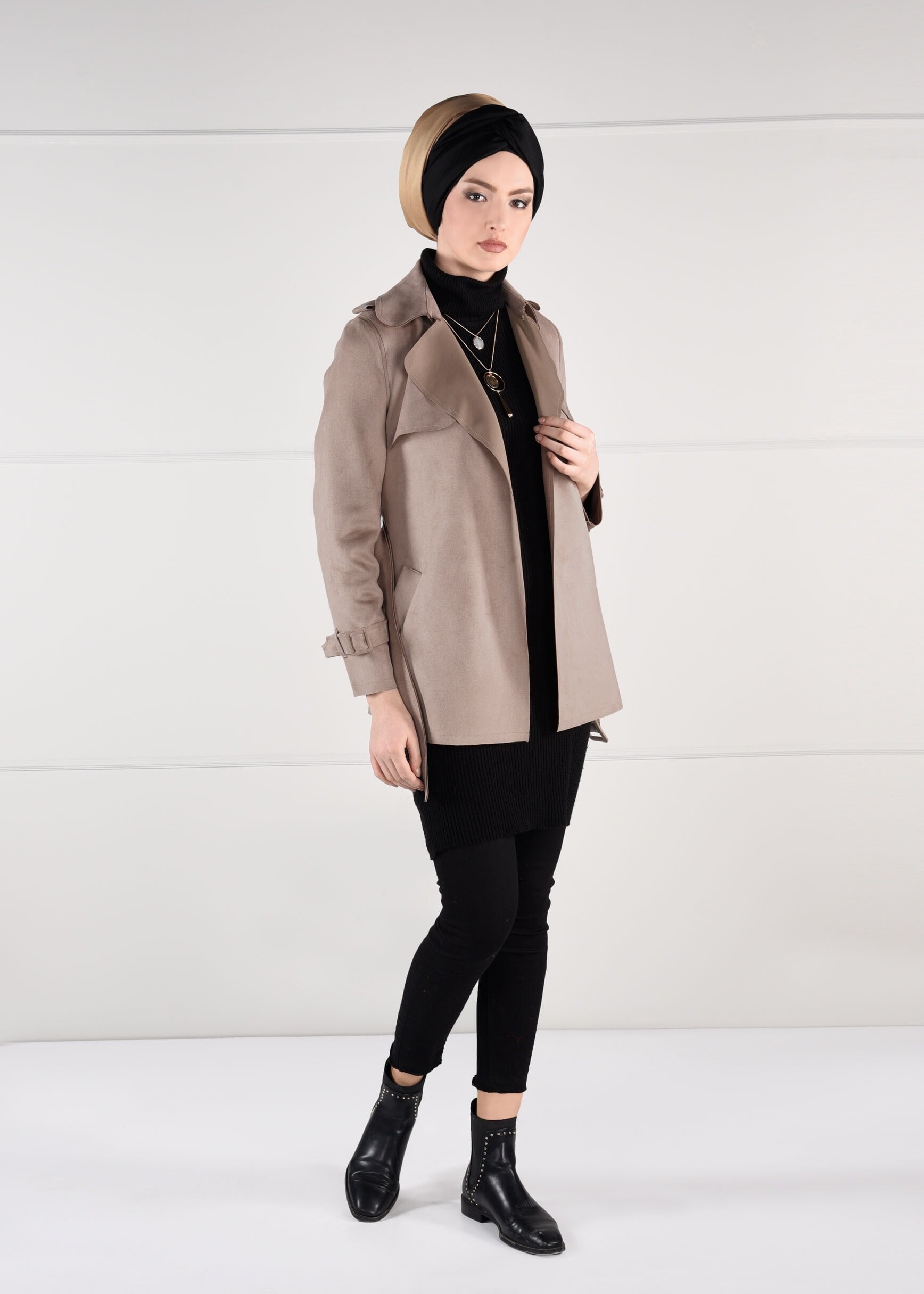 Tesettür giyim BEJ KEMER DETAYLI CEPLİ SÜET CEKET 4778